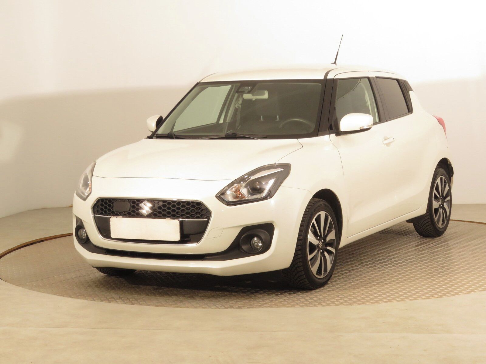 Suzuki Swift, 1.2 DualJet, Automat - fotka 2