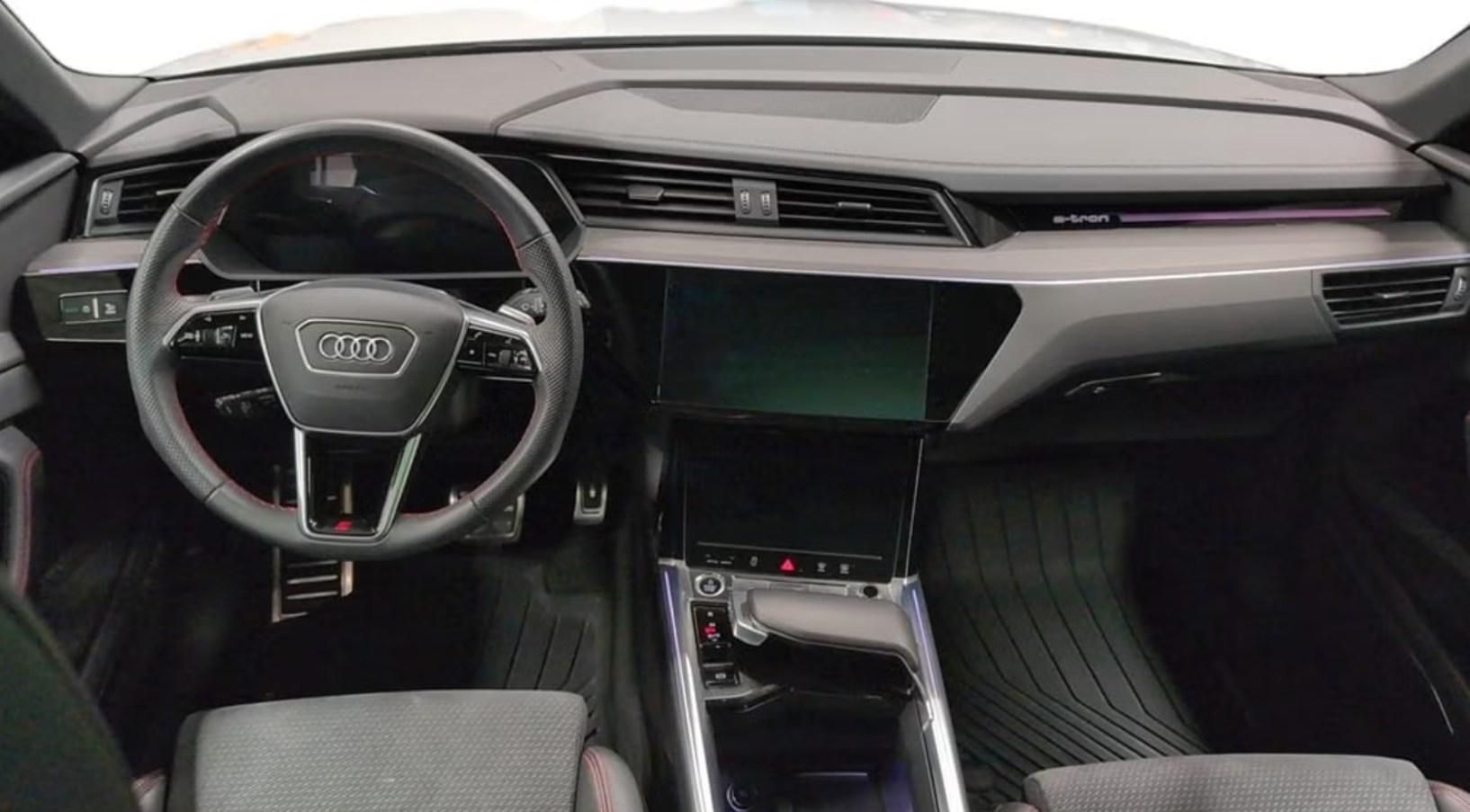 Audi Q8 e-tron, 55 Q 360k Matrix 4 zóny Pano - fotka 5