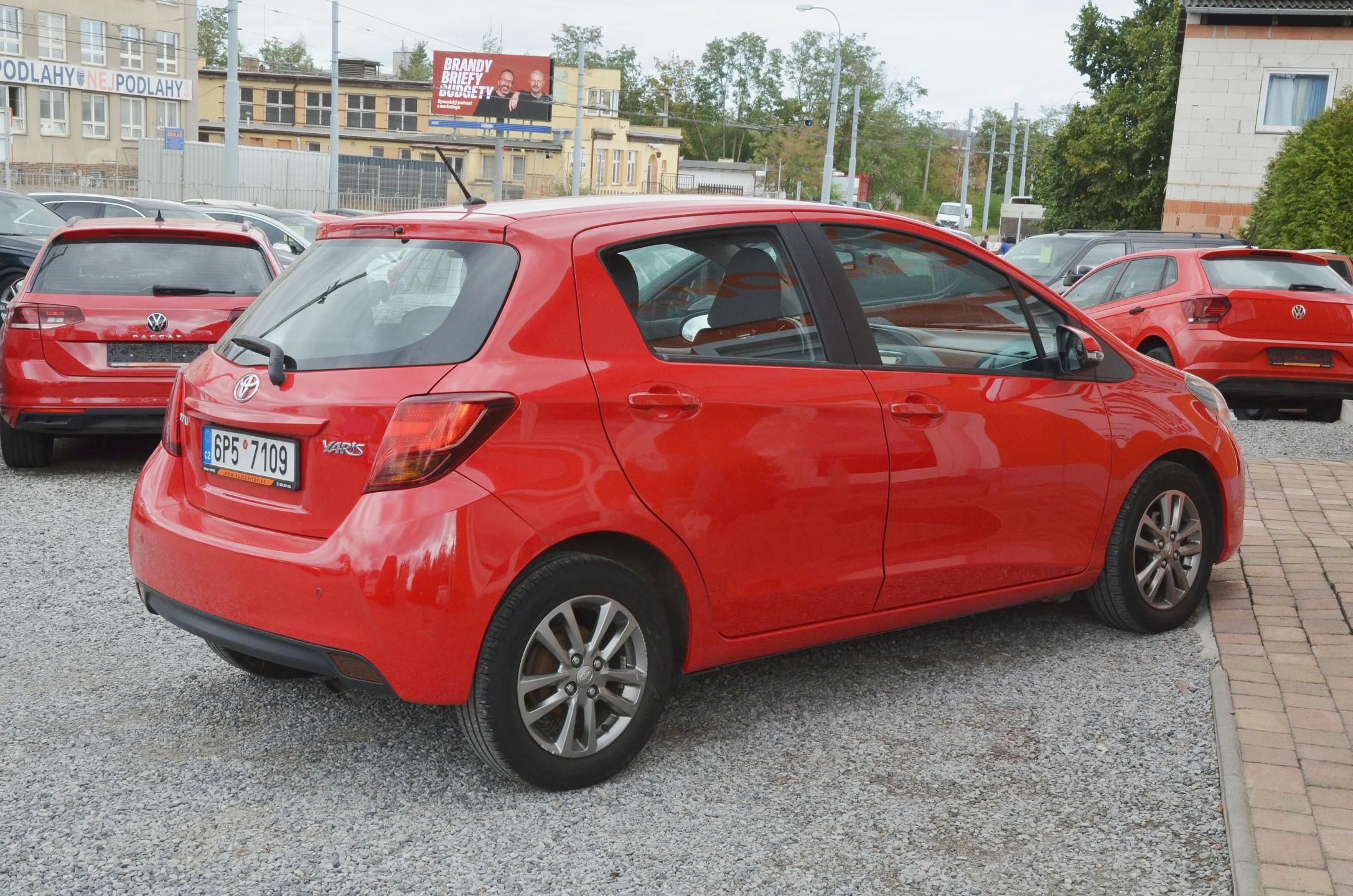 Toyota Yaris, 1.0 VVT-i 51kW / ČR / NAVIGACE - fotka 6