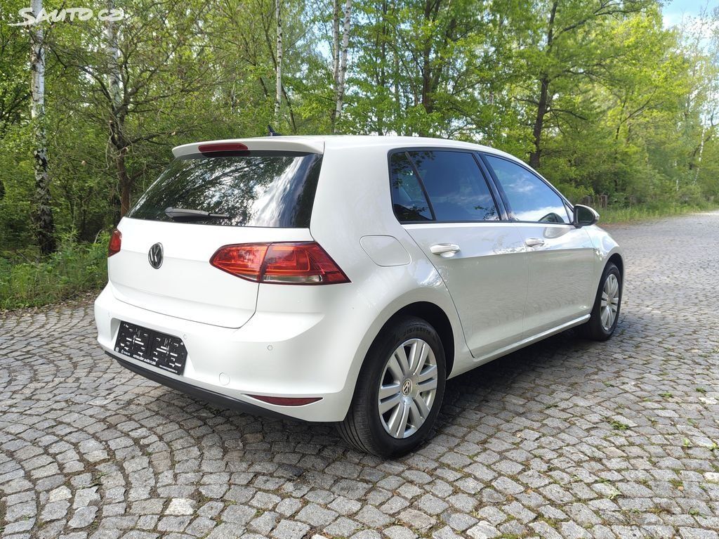 Volkswagen Golf, 1,2TSi hezký stav,pěkná výbava - fotka 5