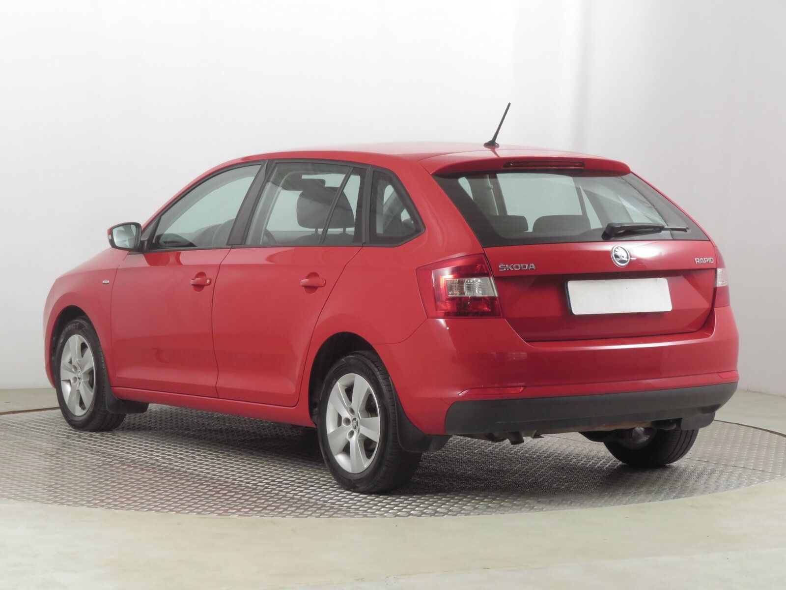 Škoda Rapid, 1.2 TSI, Spaceback, Serv.kniha - fotka 4