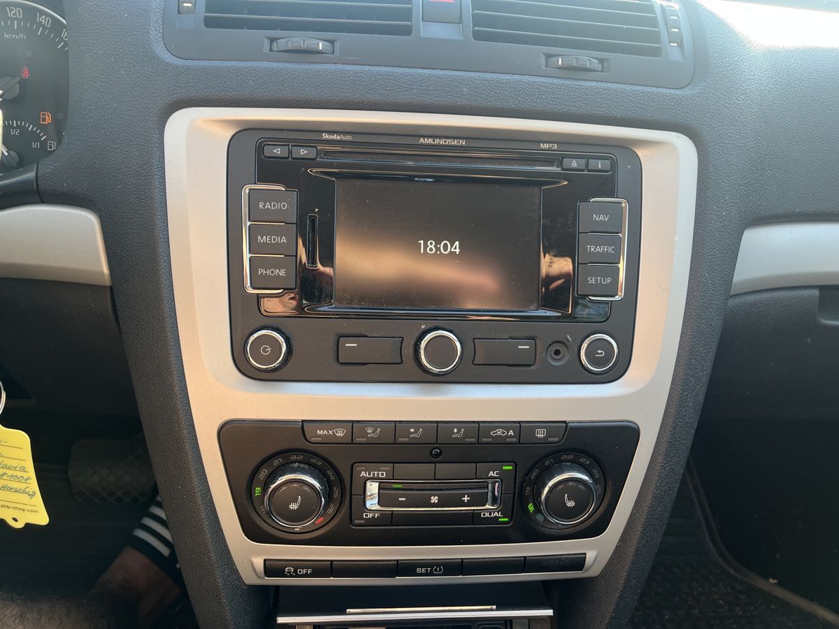Škoda Octavia, 1,6i AUTOMAT - fotka 6