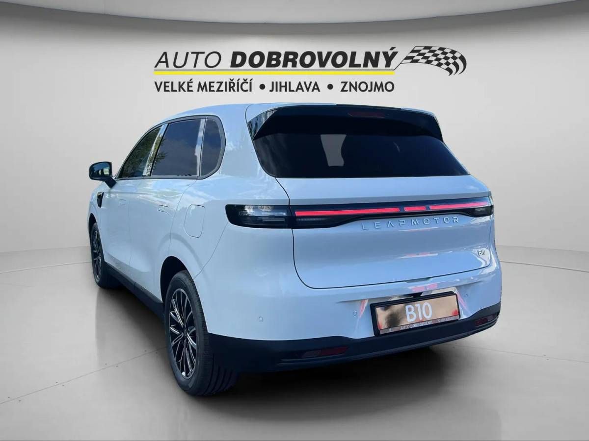 Leapmotor B10, Design hybrid EV baterie 18,8k - fotka 6