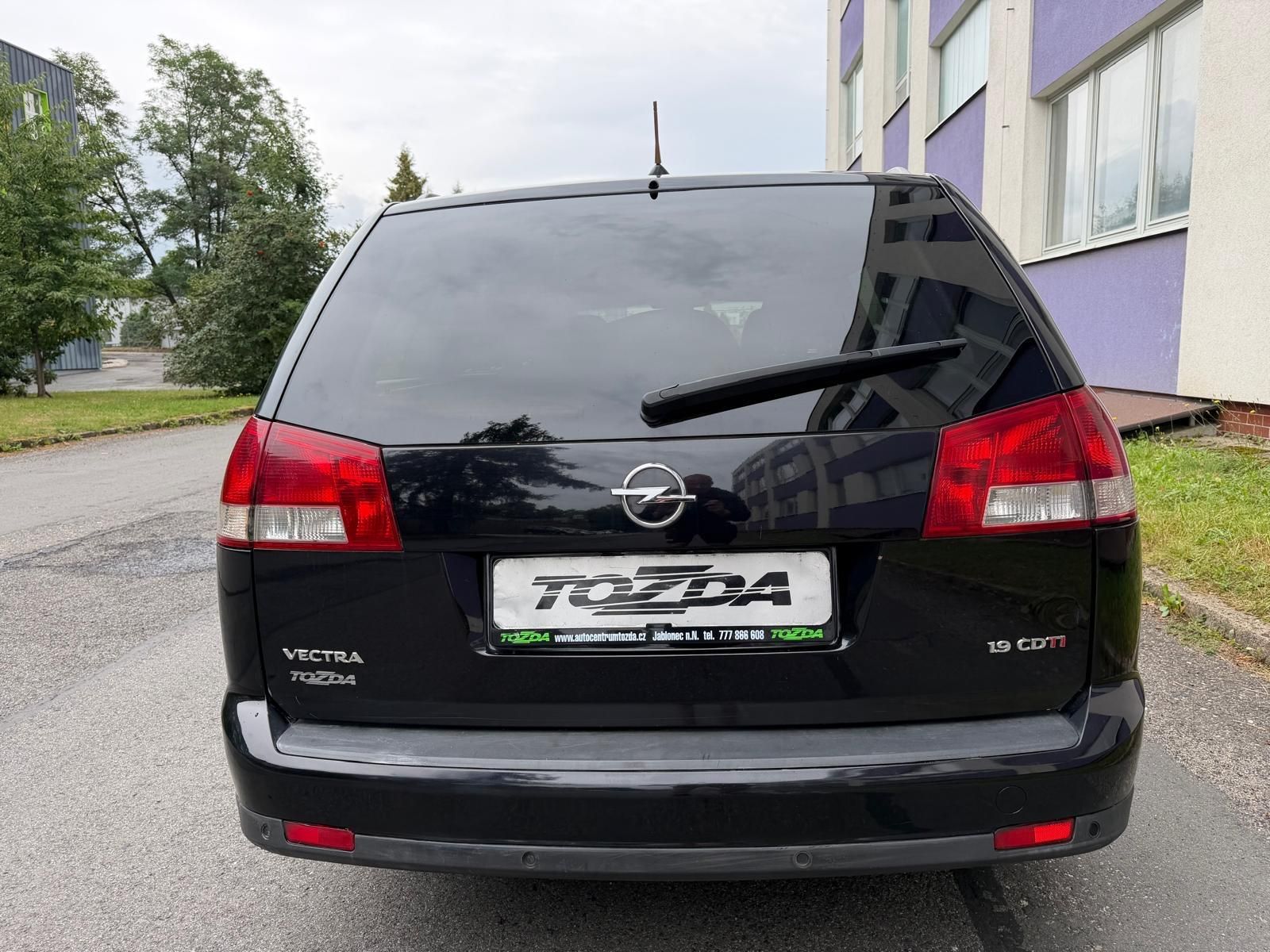 Opel Vectra, 1,9 CDTi SW + sada pneumatik - fotka 4