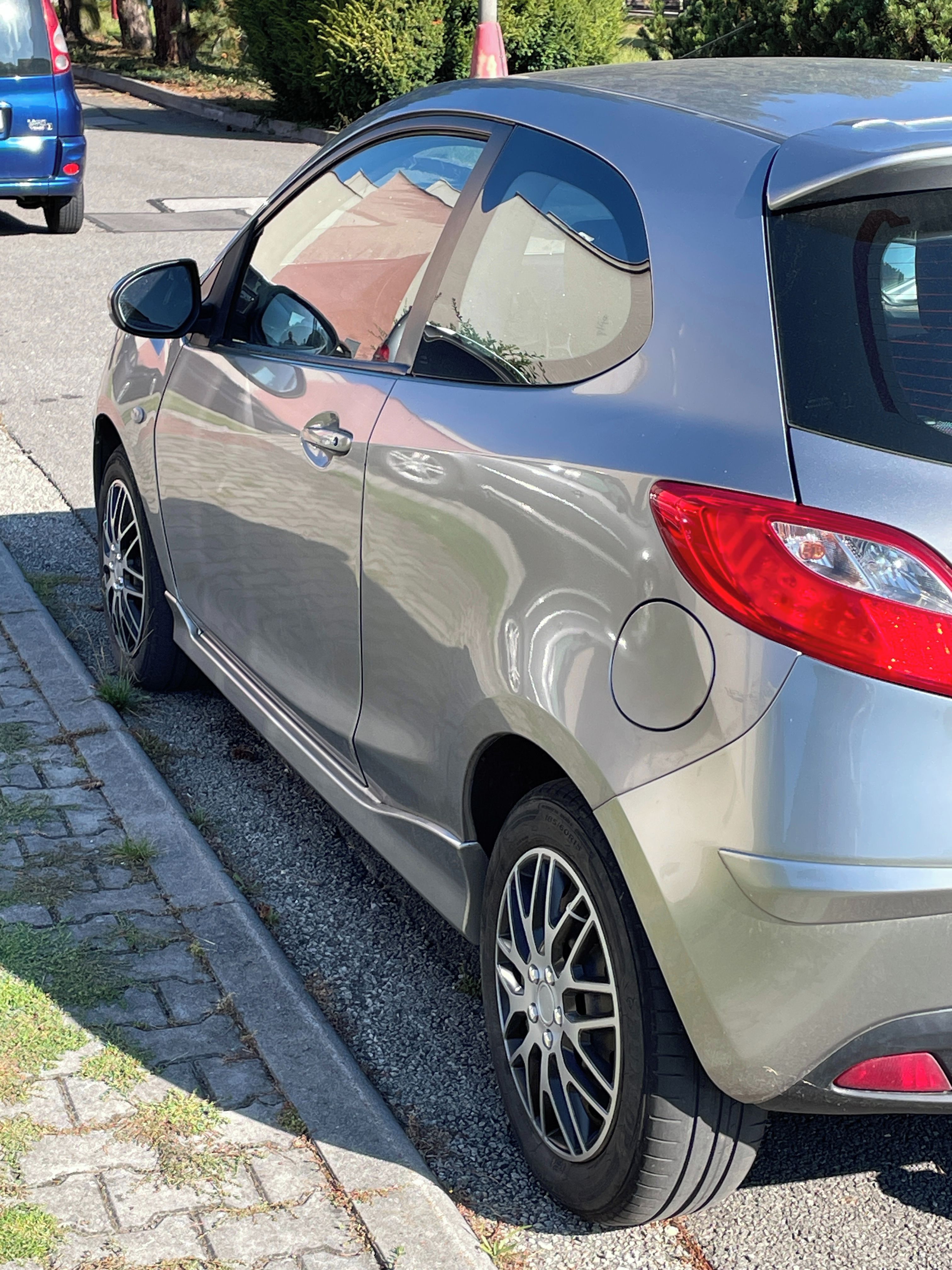 Mazda 2, 1.5 tempomat - fotka 3