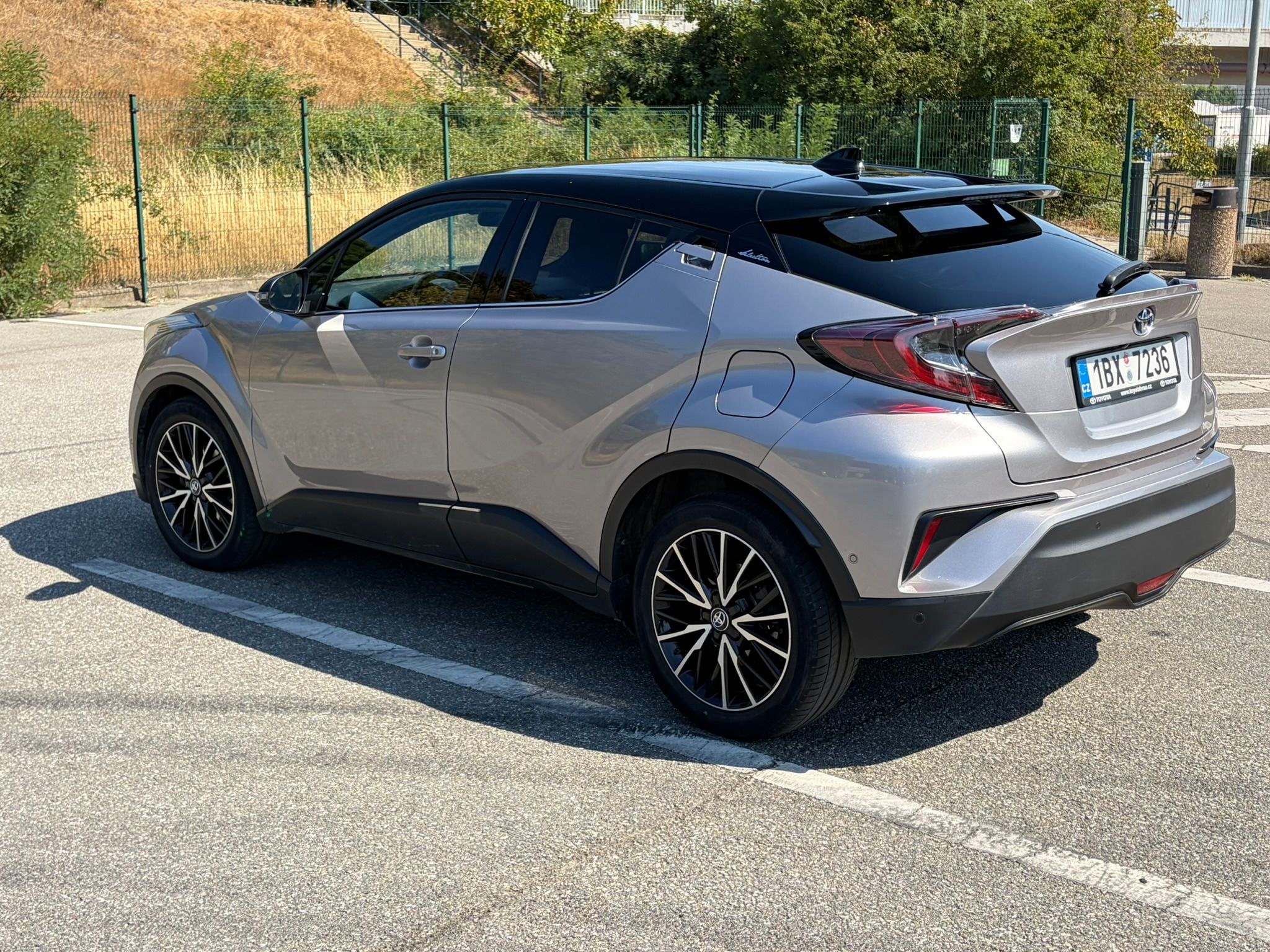 Toyota C-HR, 1,8 Hybrid AT Selection - fotka 5