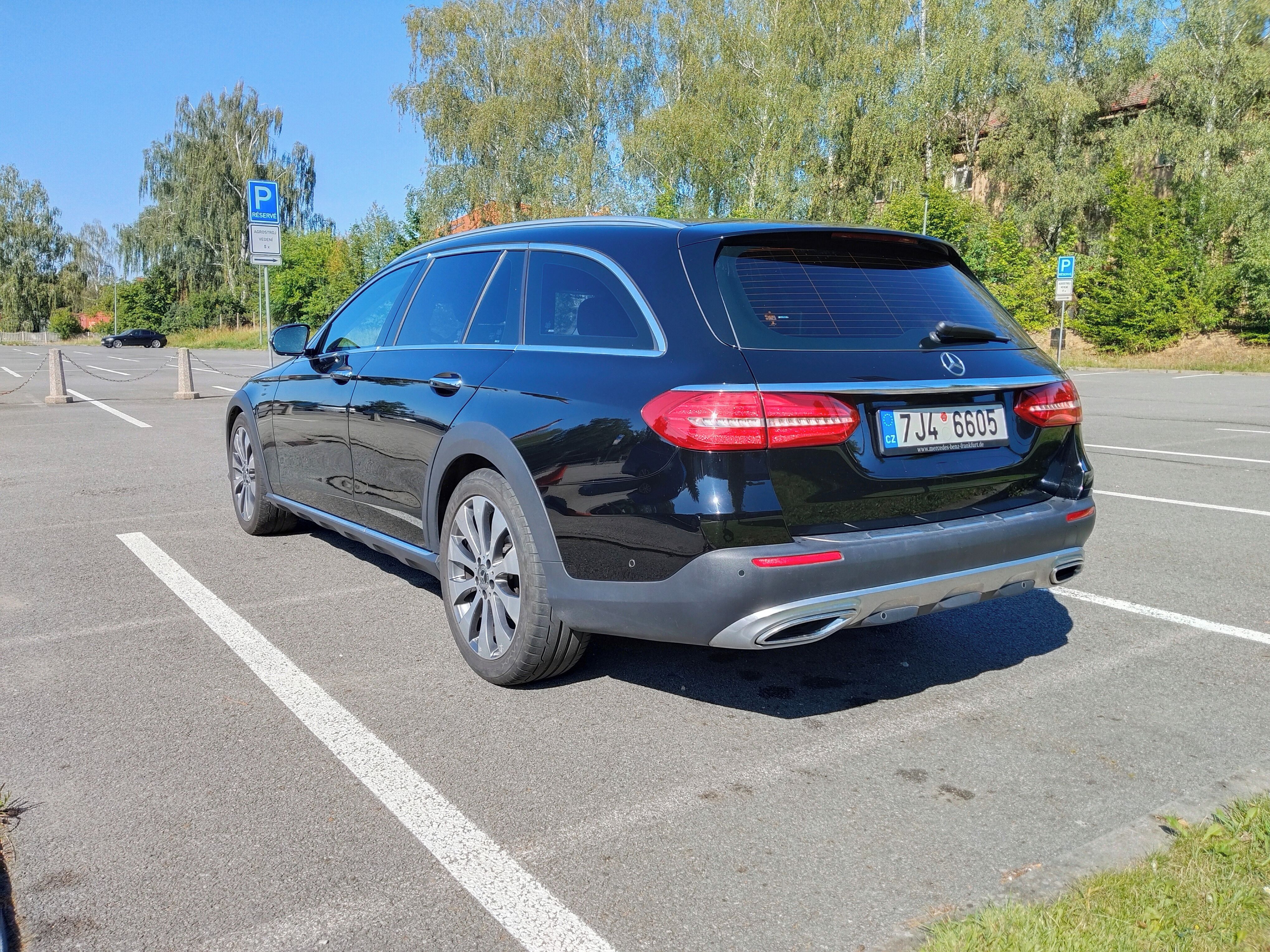 Mercedes-Benz Třídy E, 220 d 4Matic All-Terrain - fotka 6