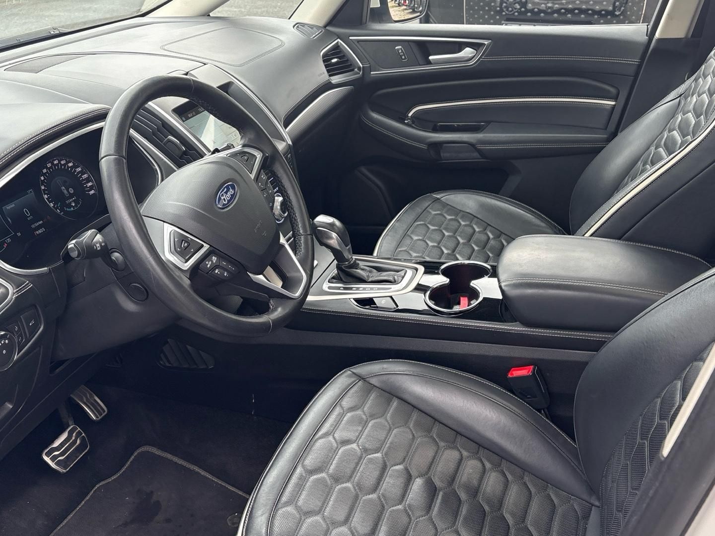 Ford S-MAX, Vignale 154kW - fotka 6