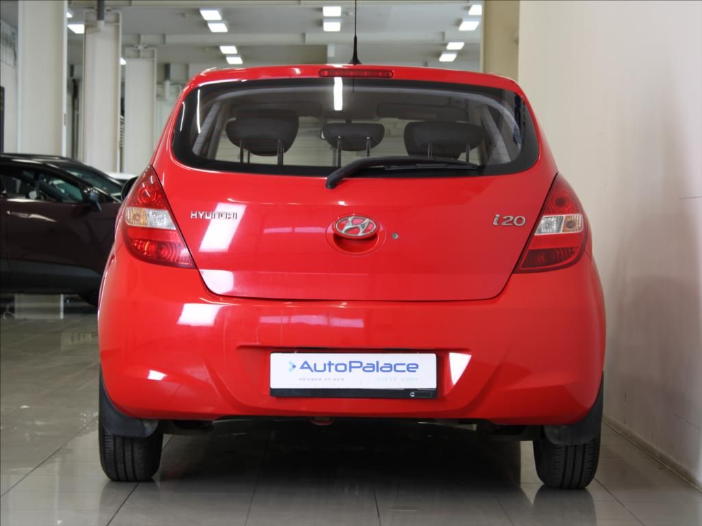 Hyundai i20, 1,3 i 57kW Klima 1.maj.ČR - fotka 4