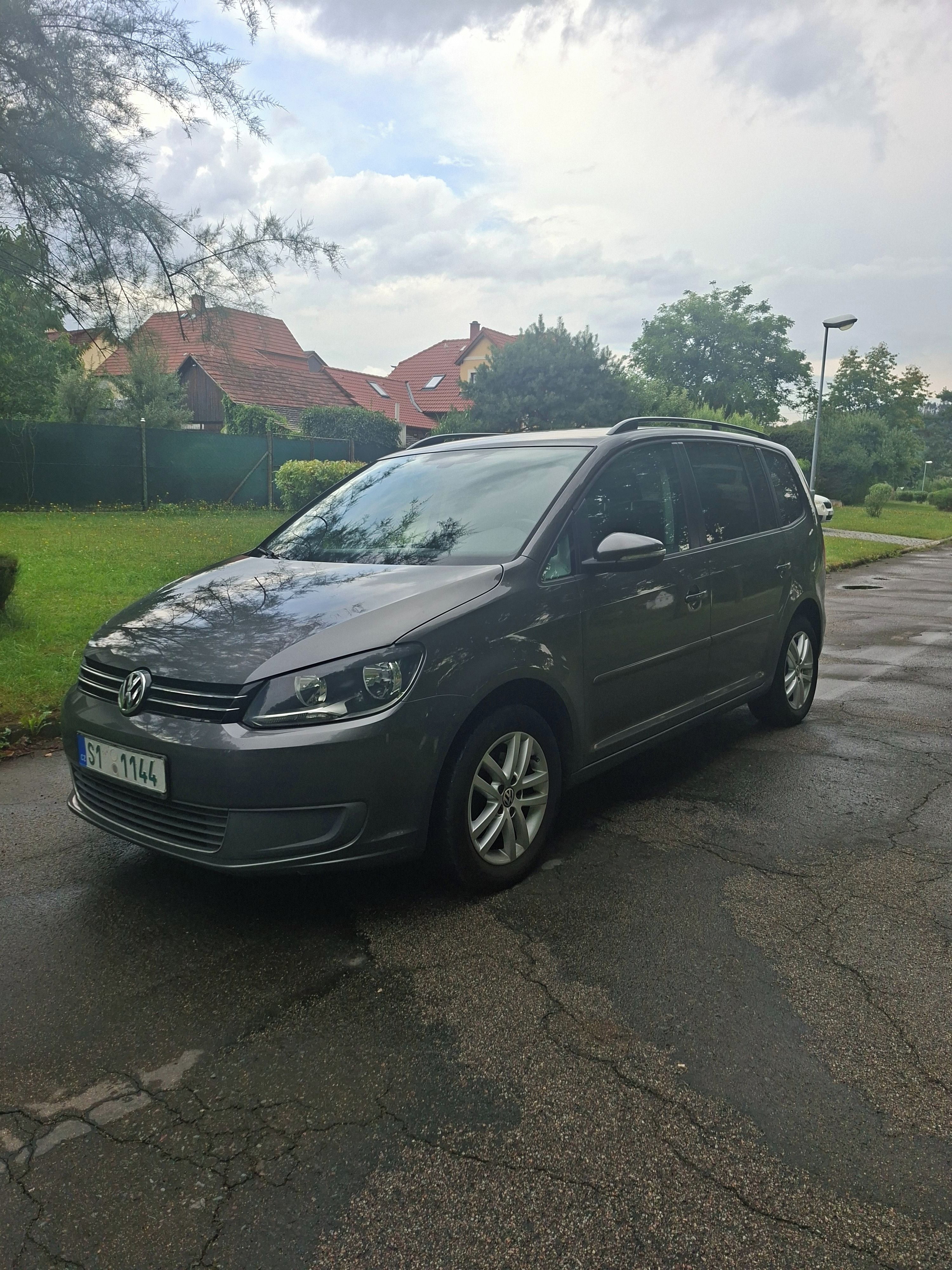 Volkswagen Touran, 1.2tsi 77kw 2011 serviska