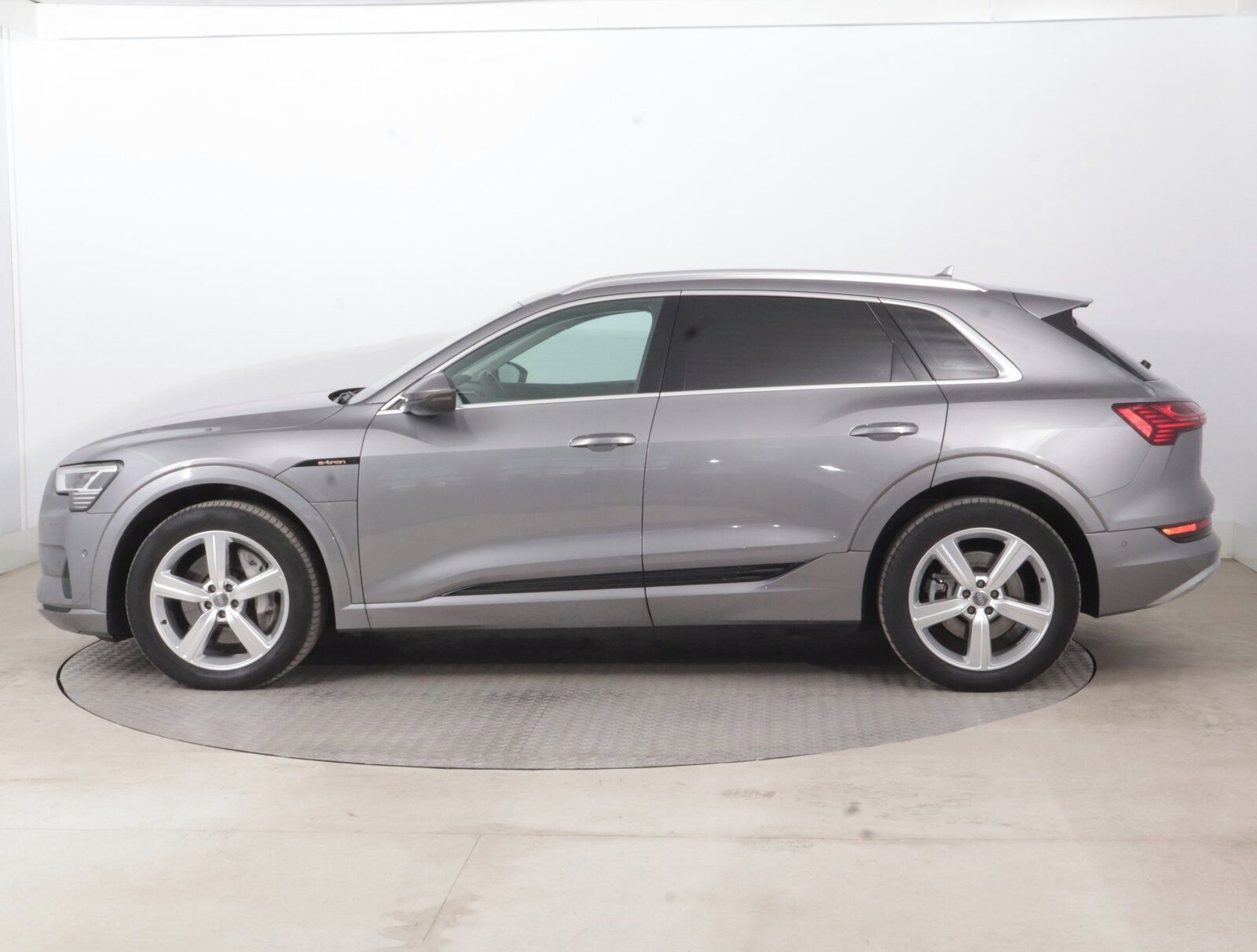 Audi e-tron, e-tron 50 quattro, 4X4 - fotka 3
