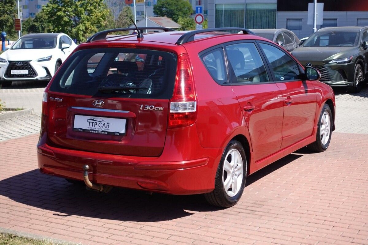 Hyundai i30, 1,4i 80kW M/T - fotka 4