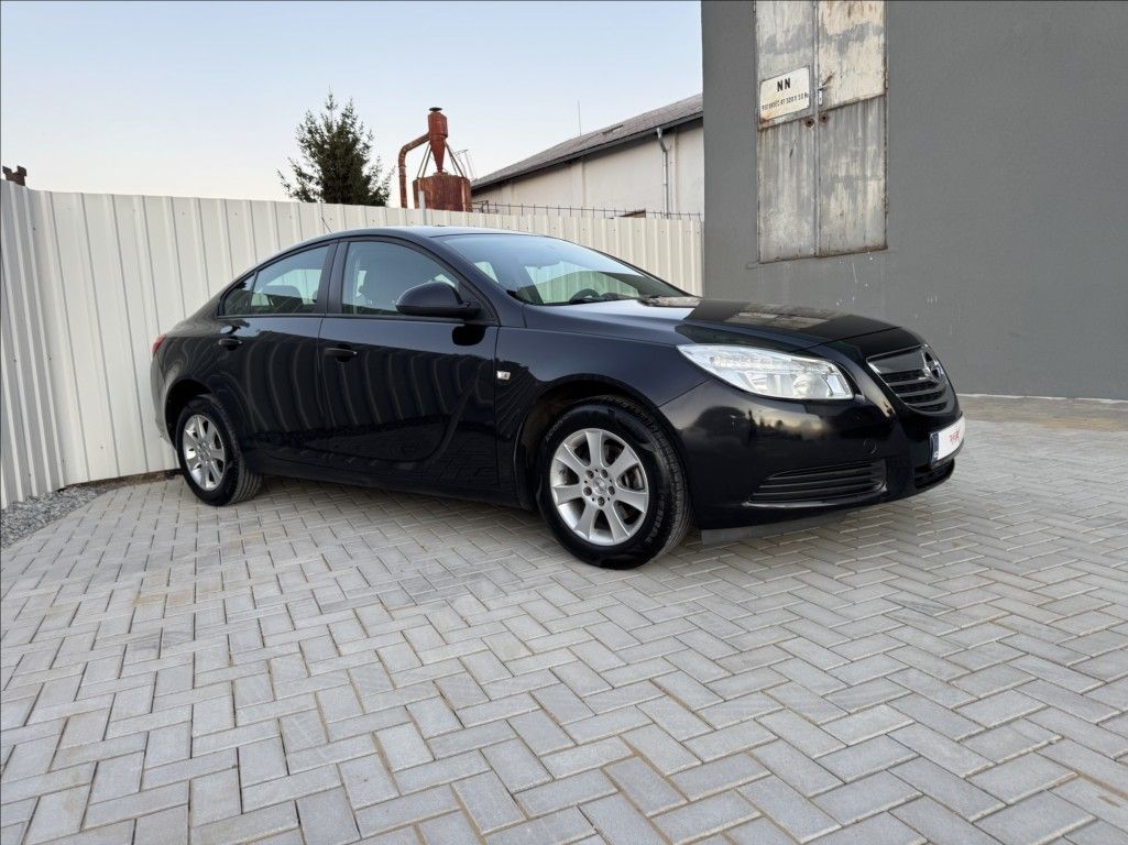Opel Insignia, 1,6 i 85kW tažné KLIMA ALU