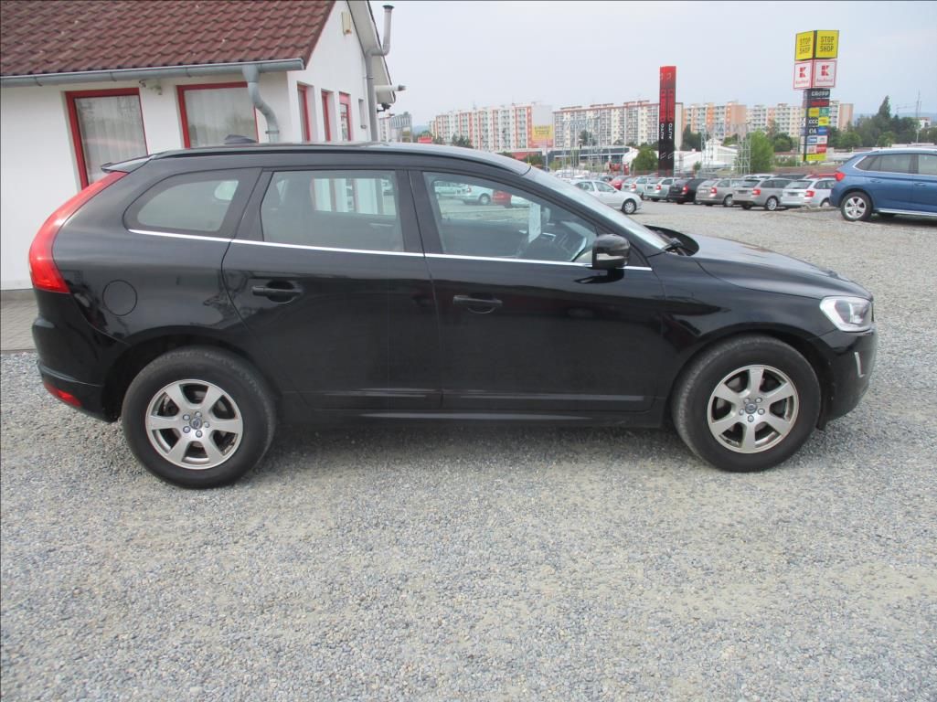 Volvo XC60, 2,0 D3, klima,servis,tažné,CZ, - fotka 5