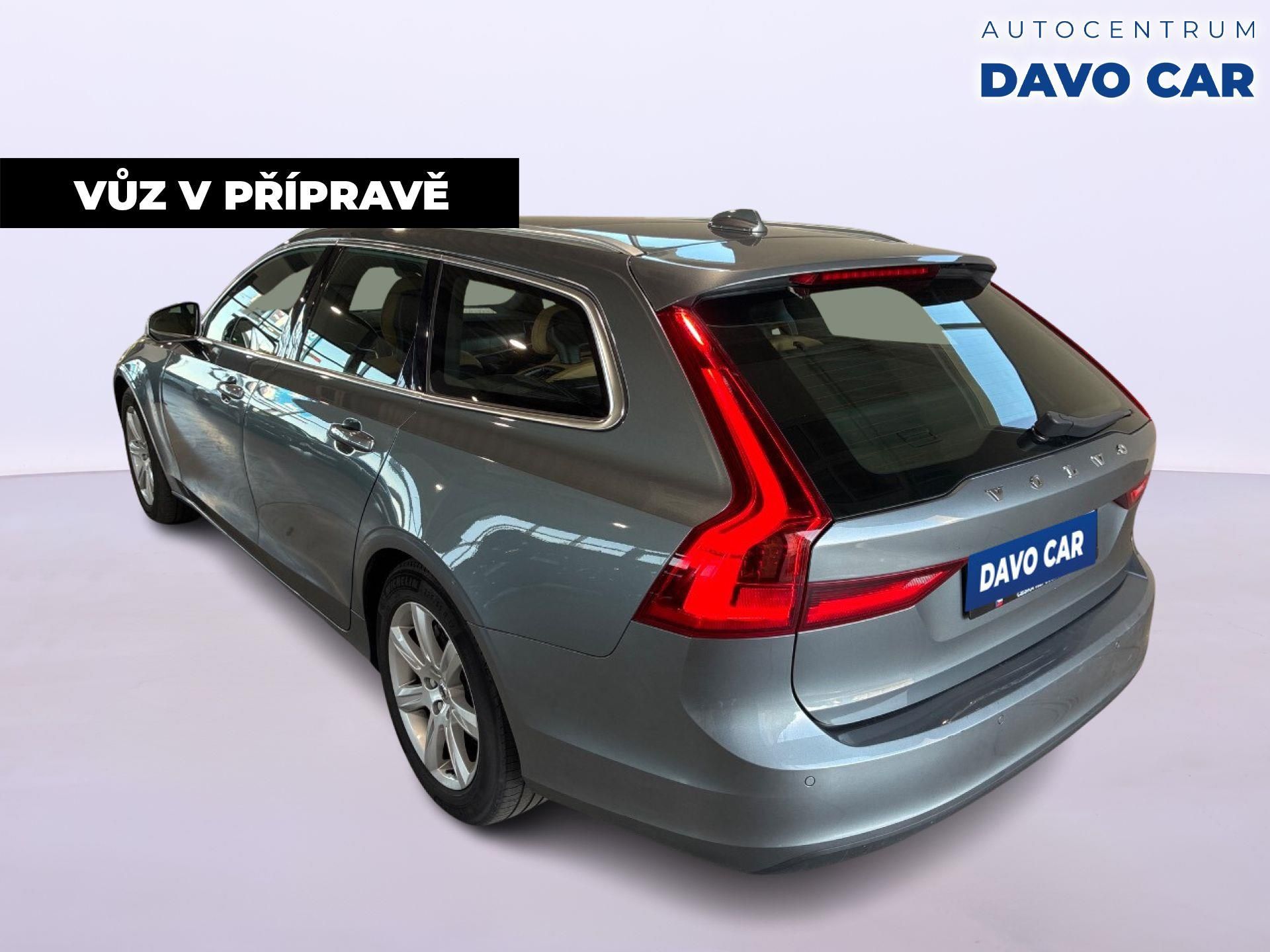 Volvo V90, 2.0 D3 110kW Momentum LED - fotka 2
