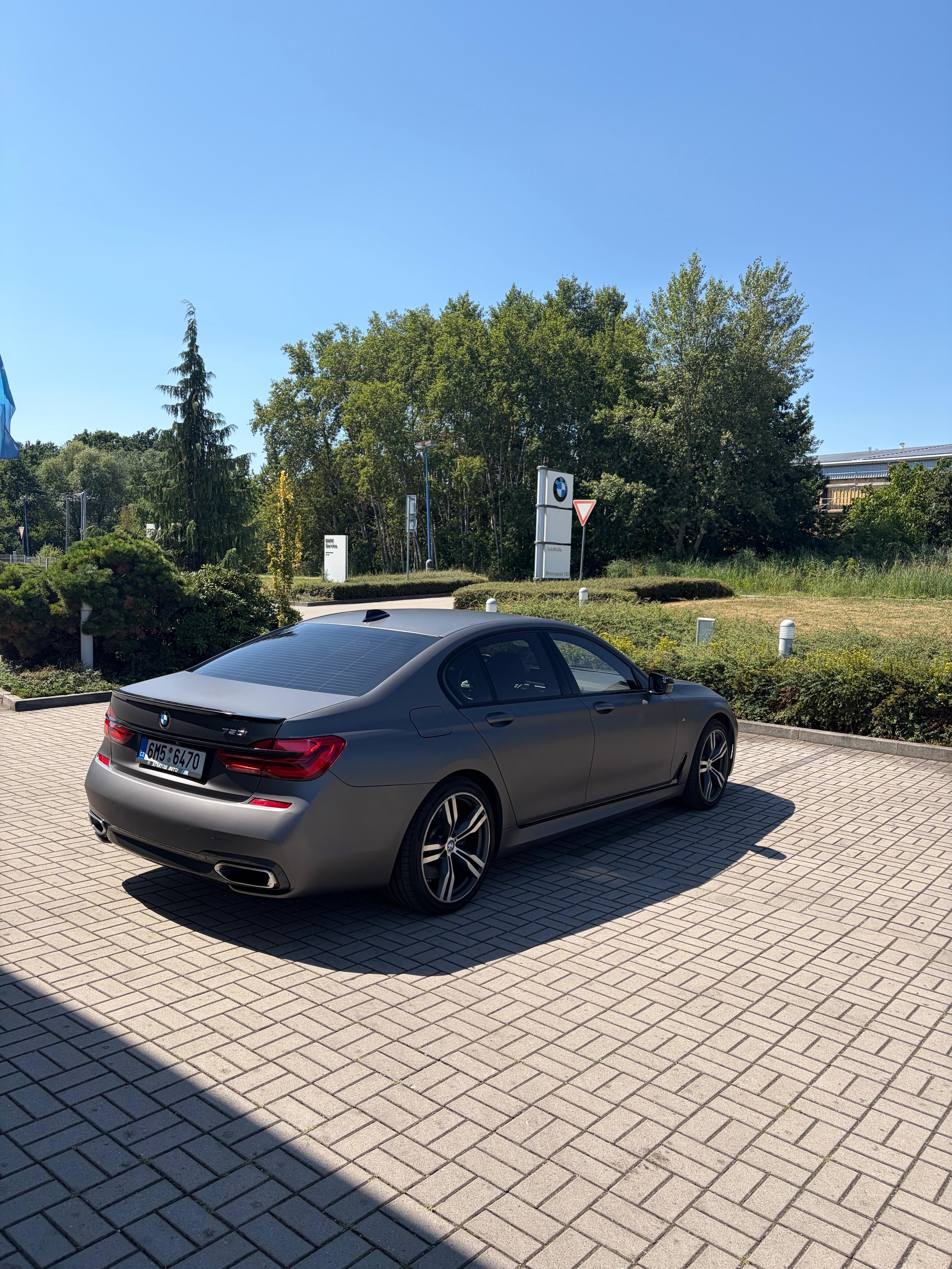 BMW Řada 7, BMW 750i xDrive M Sport - fotka 5