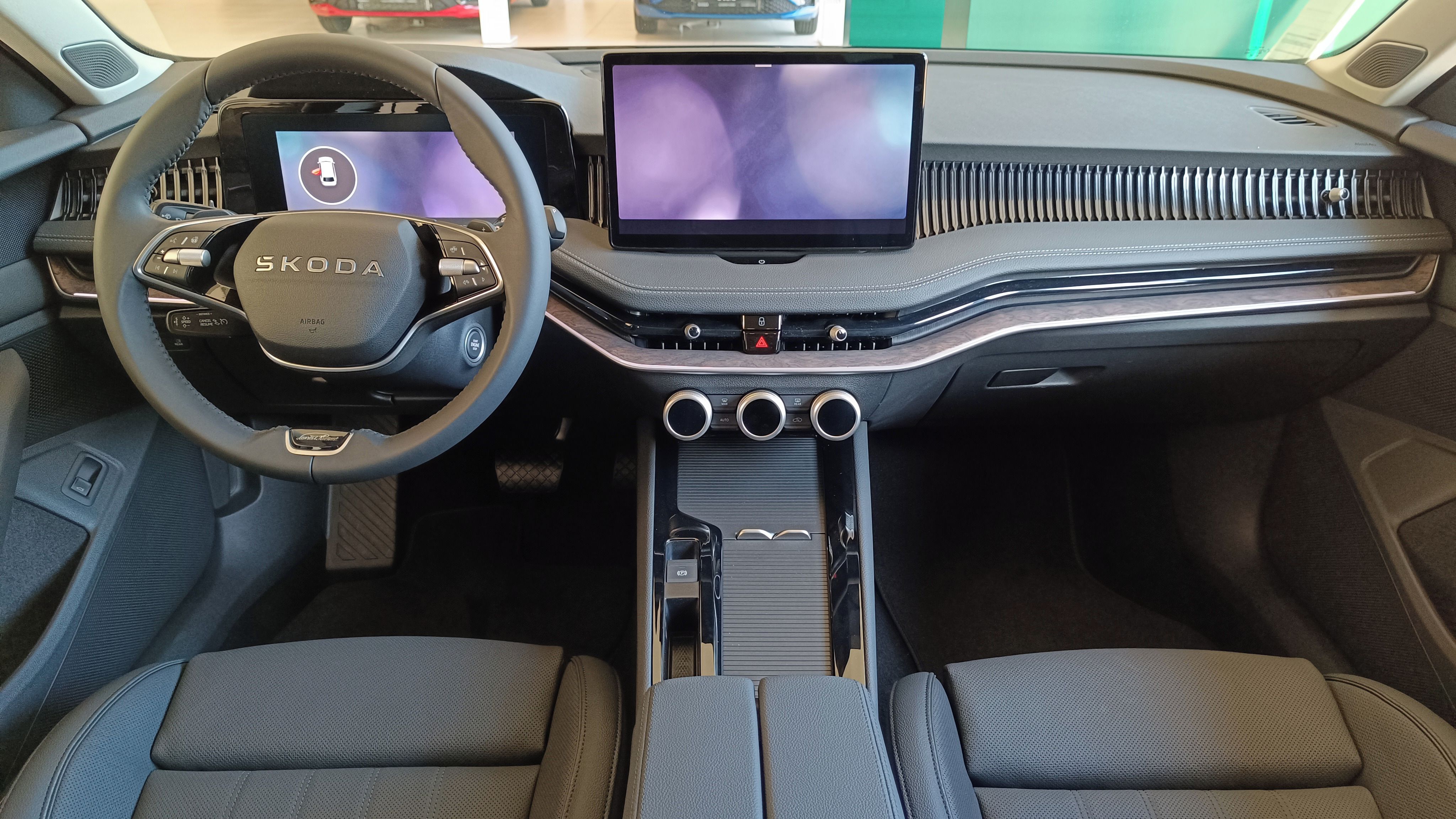 Škoda Superb, L&K, 2,0 TDI 142 kW 4x4 - fotka 6