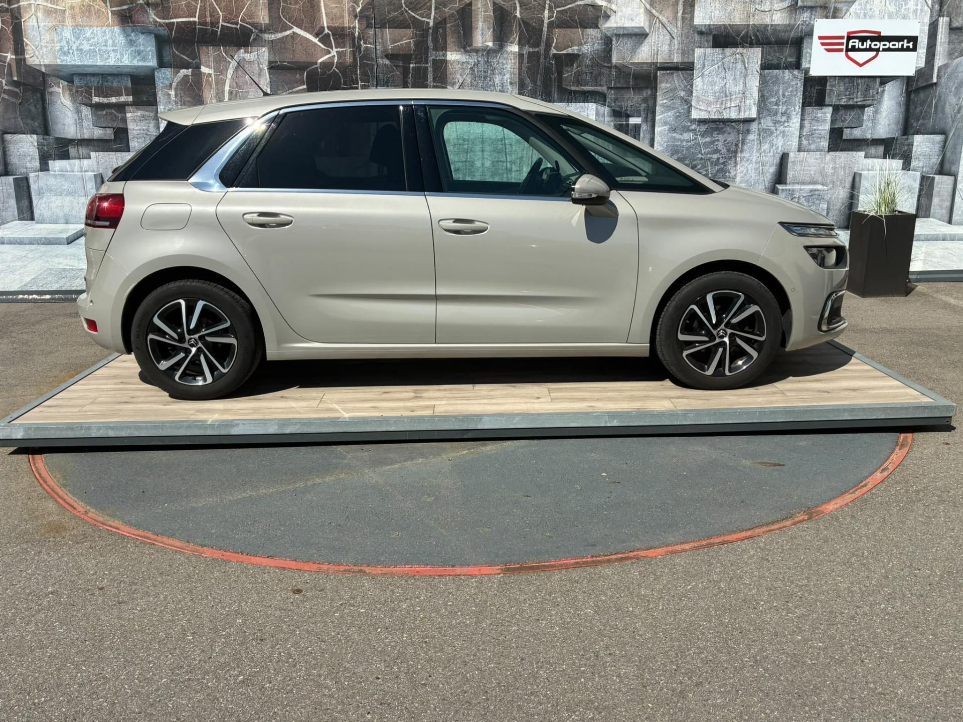 Citroën C4 Picasso, 1.6HDi,88KW,MASÁŽ, BLIS, 1.MAJ - fotka 5