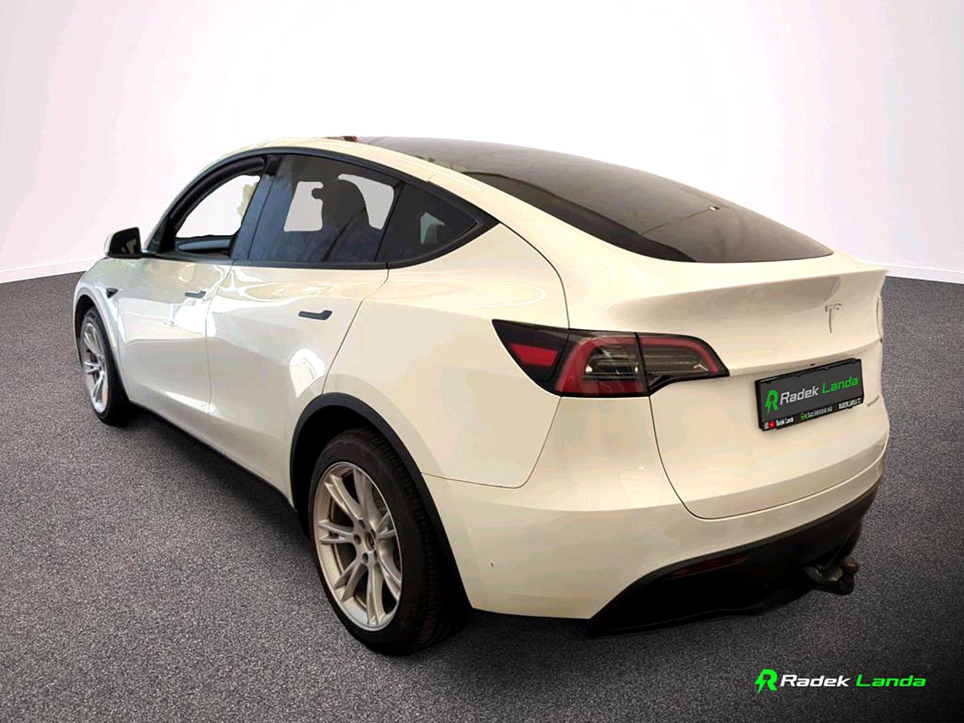 Tesla Model Y, Long Range AWD Berlín | tažné - fotka 2