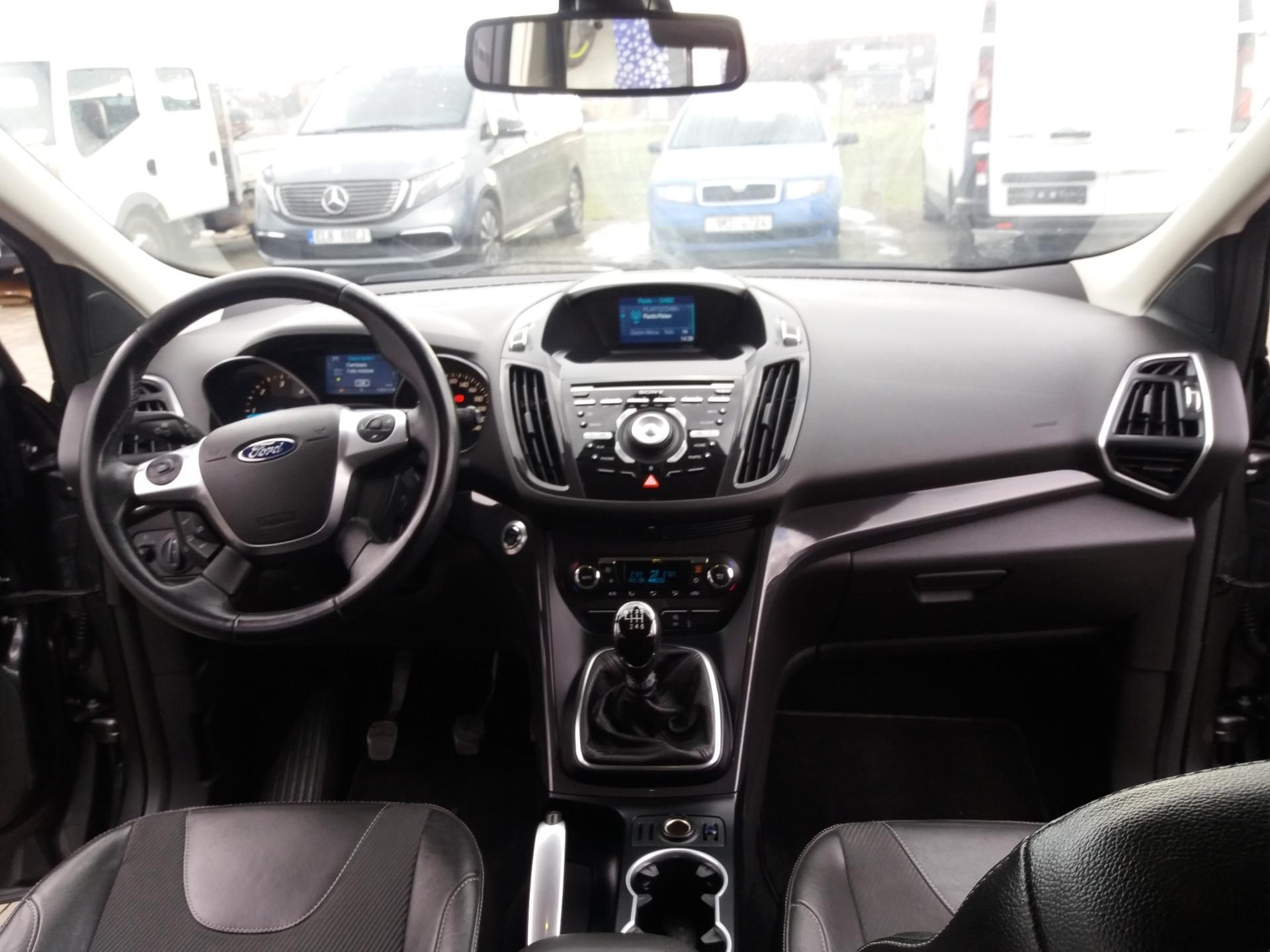 Ford Kuga, 2.0TDCi,110kW,TAŽNY,SERV.KNÍŽK - fotka 6
