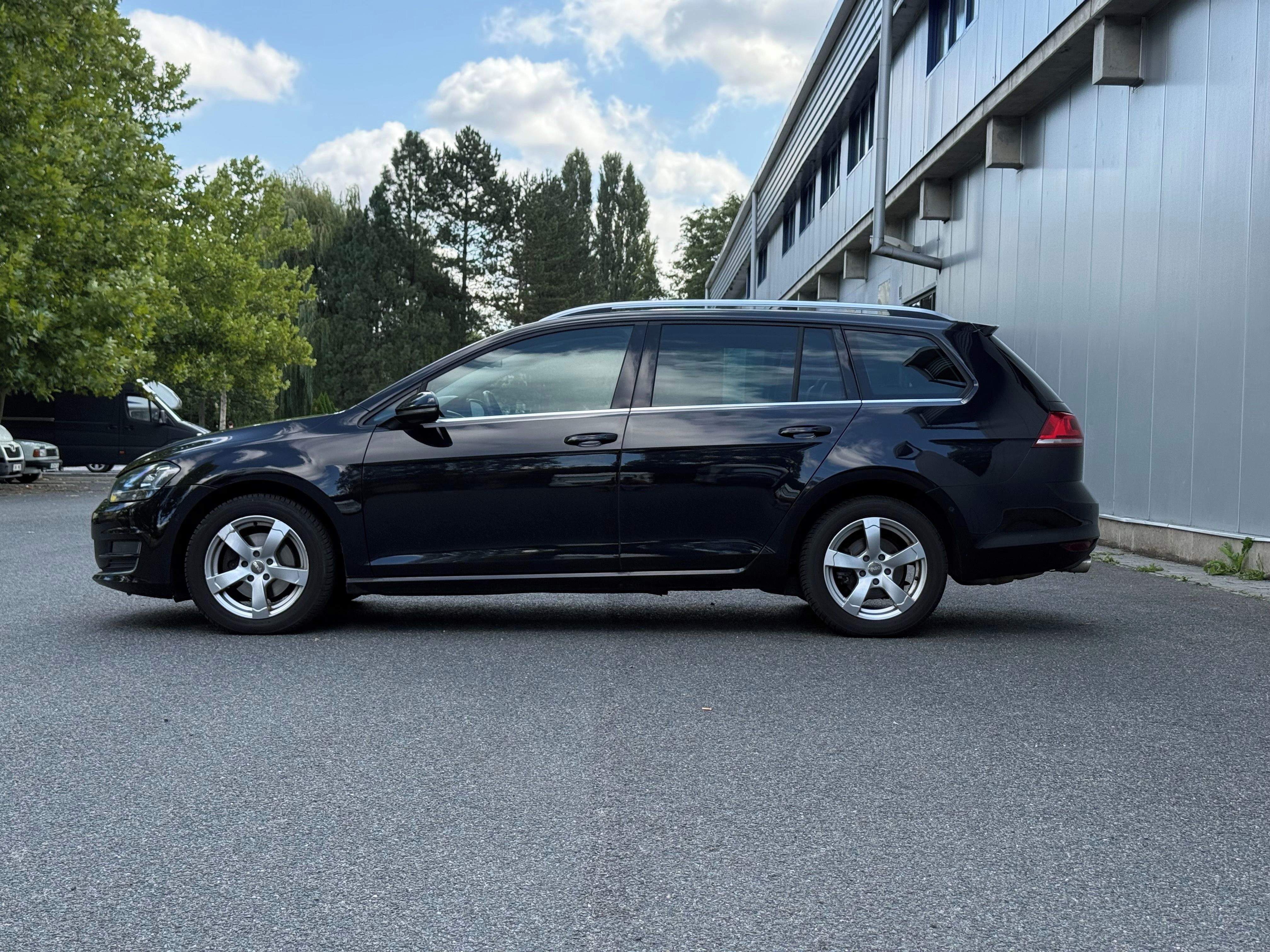 Volkswagen Golf, 1.4 TSI DSG Highline - fotka 6