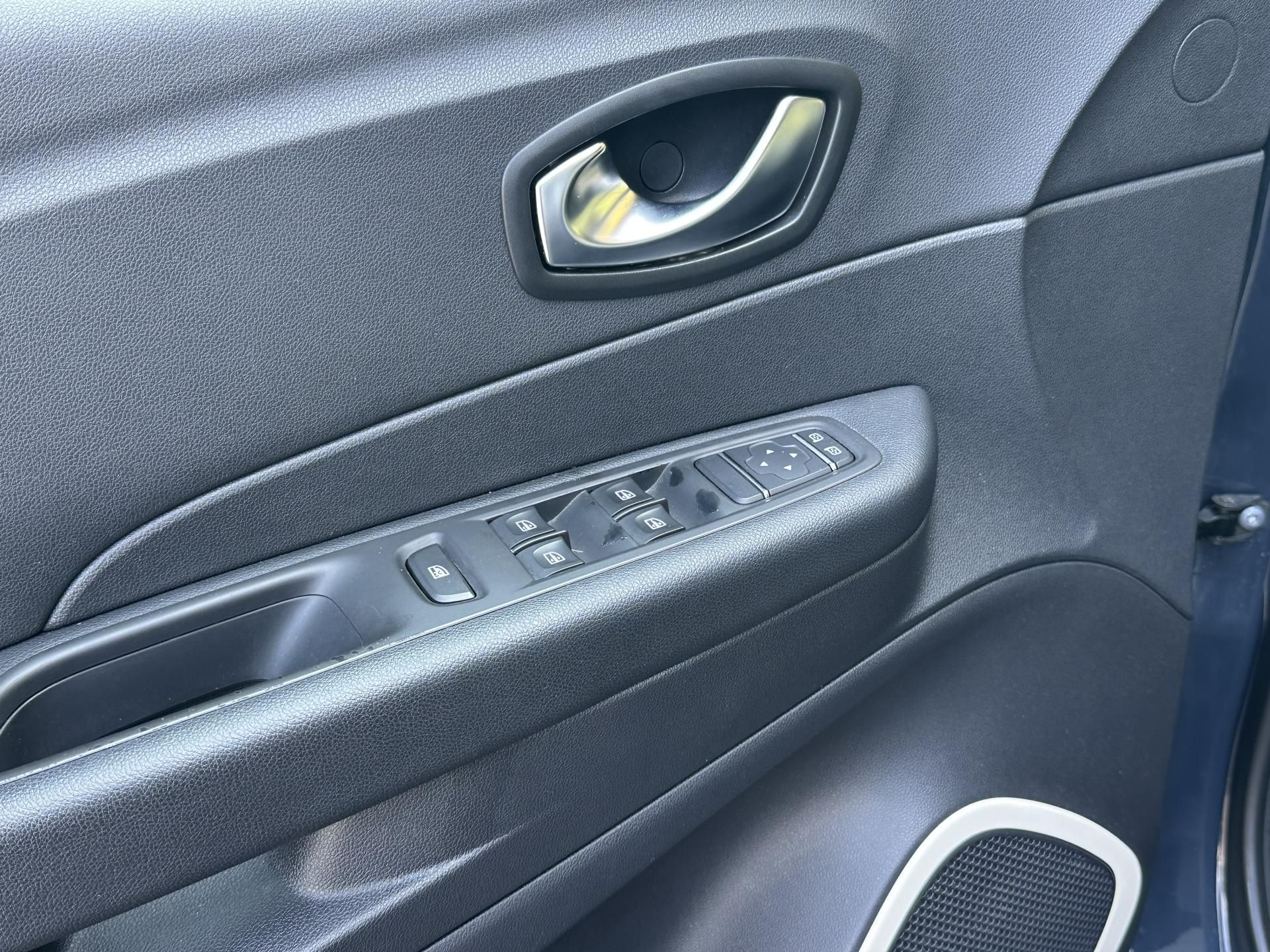 Renault Captur, 0.9/66kW * KLIMA* 1.Maj. - fotka 5