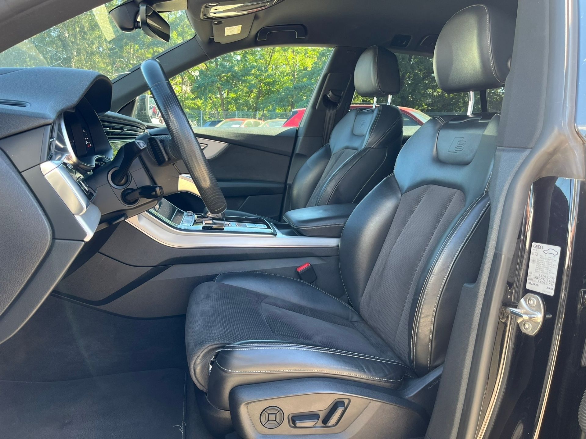 Audi Q8, 50TDI 210kW Quattro Tiptronic - fotka 5