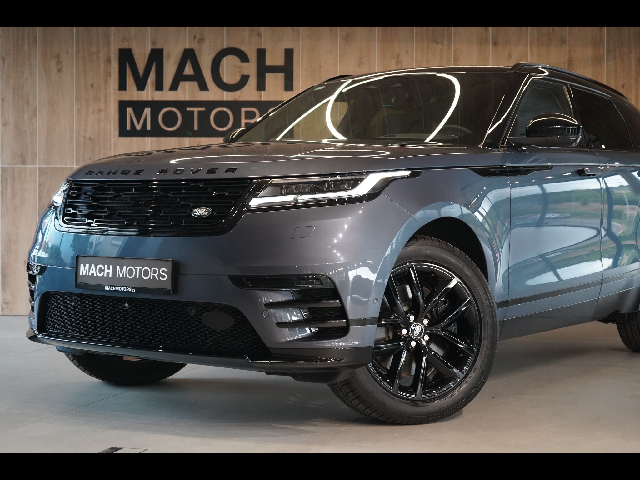 Land Rover Range Rover Velar, D300 AWD Dynamic SE, Tážné - fotka 2