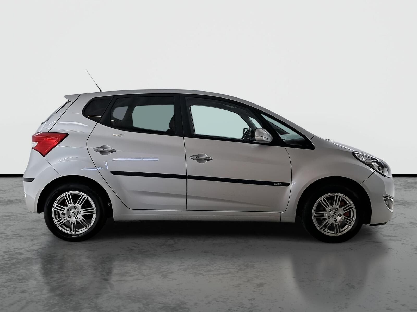 Hyundai ix20, 1.6 CVVT, Automat, Serv.kniha - fotka 6