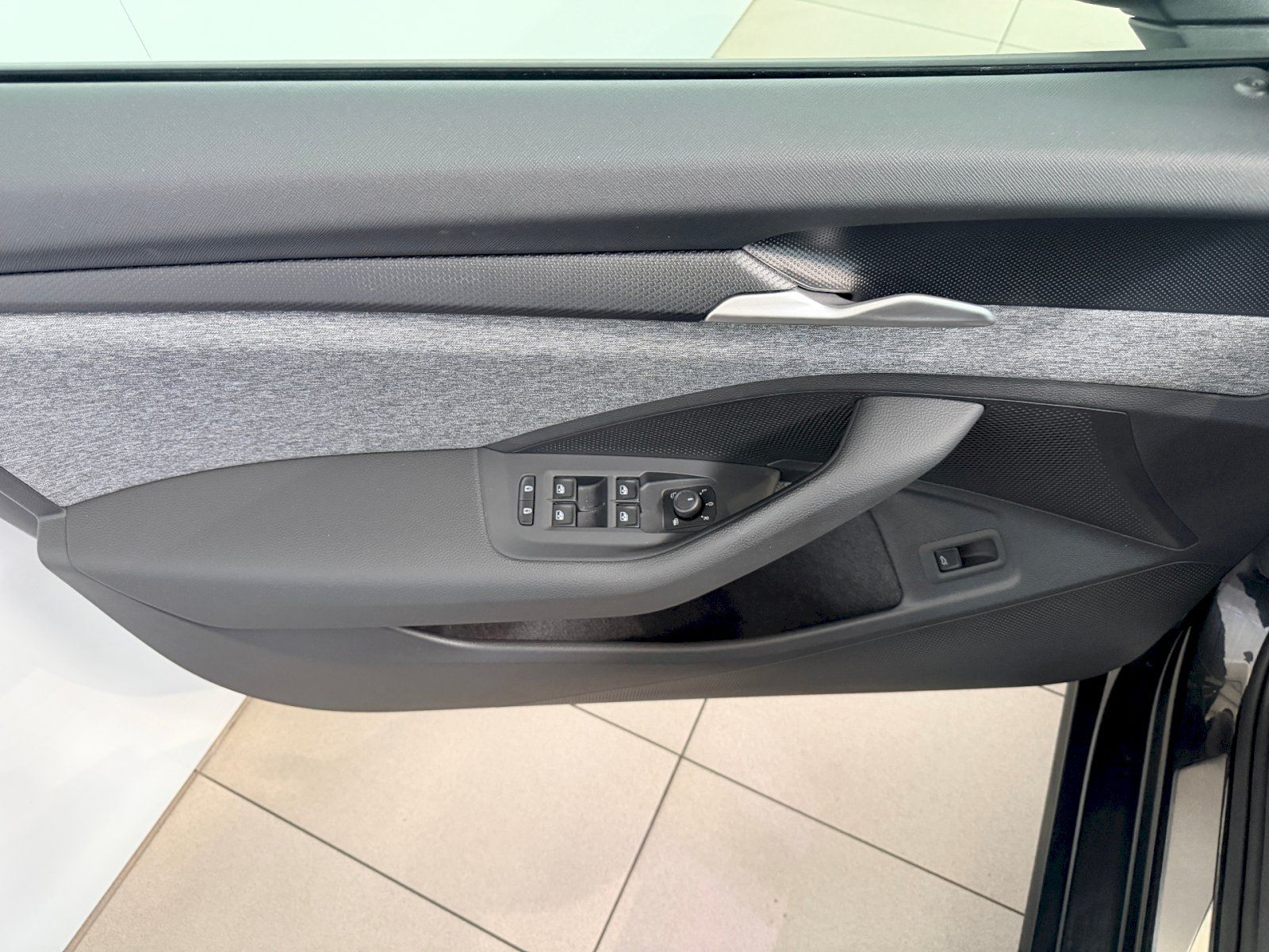 Škoda Superb, 2.0 TDI 110 kW A7F Selection - fotka 6