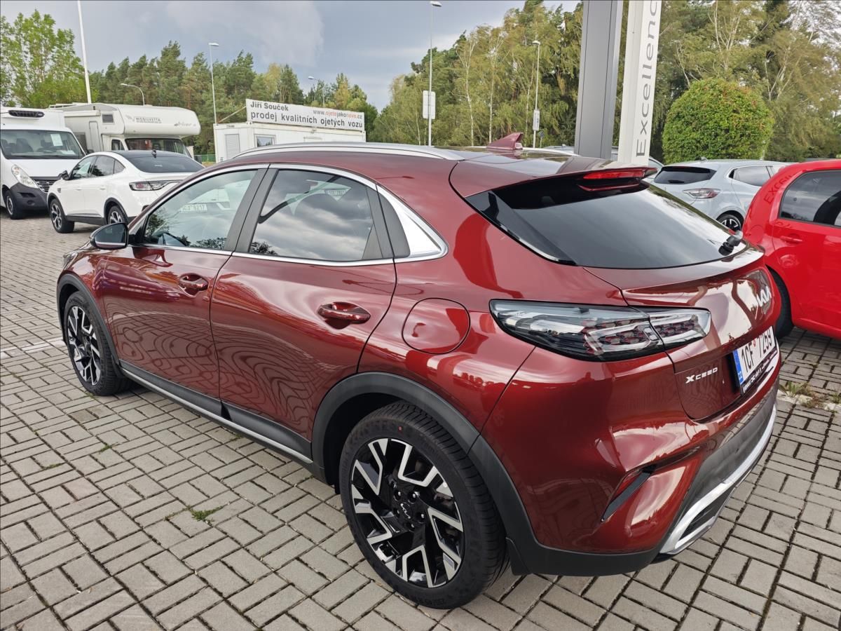 Kia XCee´d, 1,6 T-GDI 132kW 7DCT automat - fotka 4