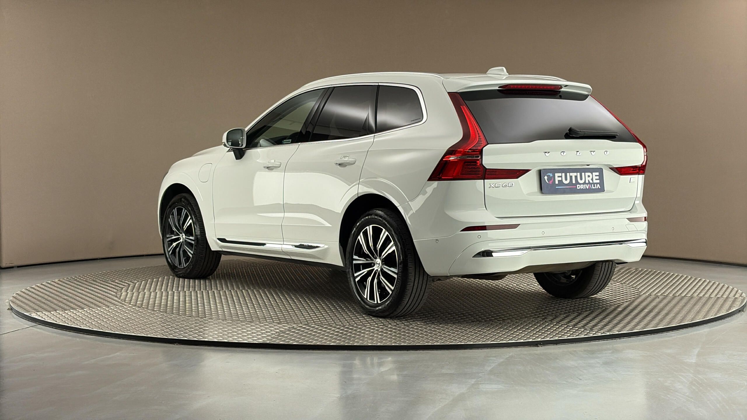 Volvo XC60, 2.0 T6 AUT AWD Recharge Inscri - fotka 2