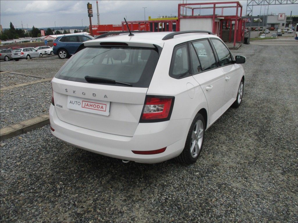 Škoda Fabia, 1,0 TSI, klima,servis,1.maj,CZ - fotka 6