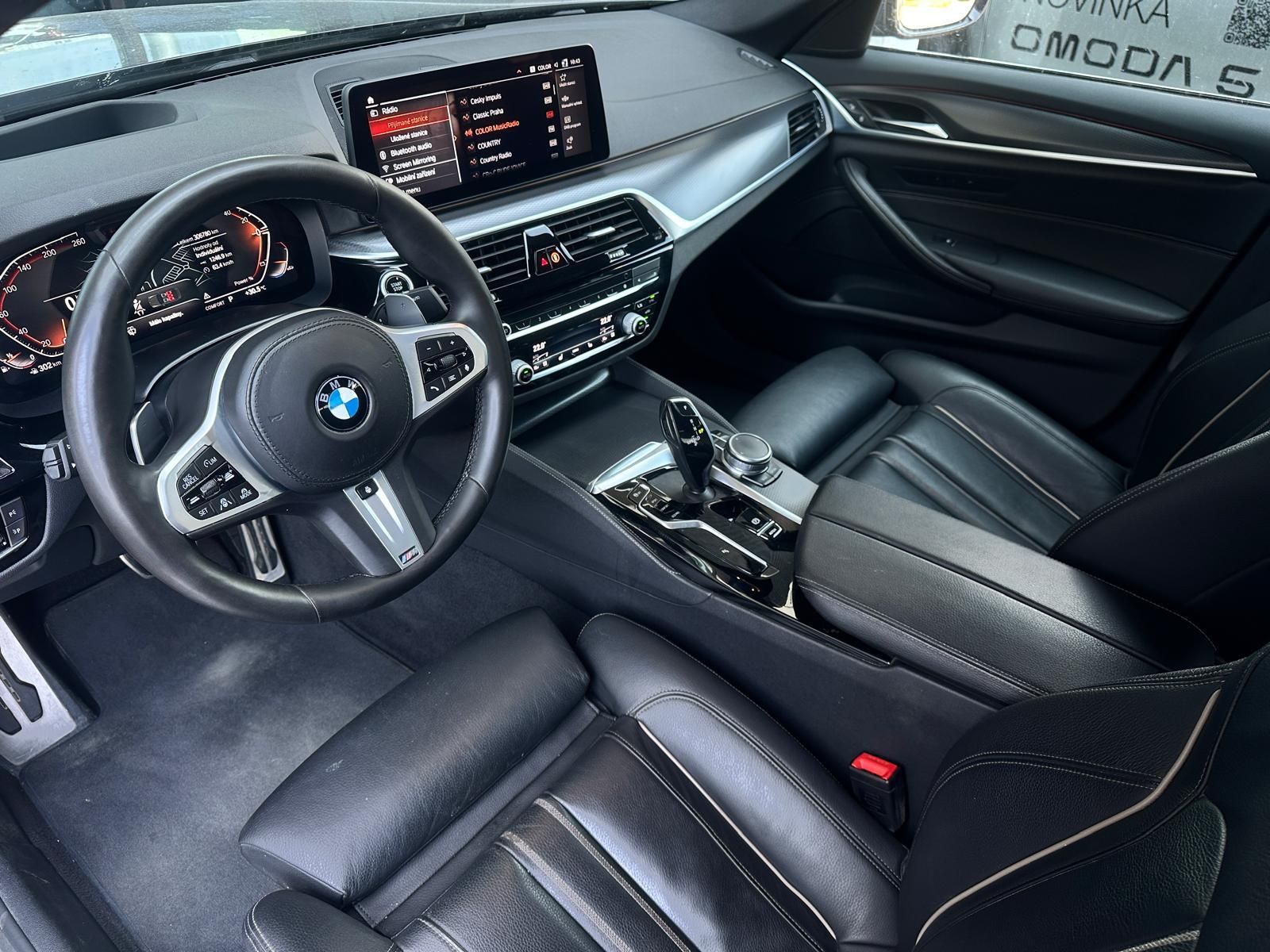 BMW Řada 5, 540i ExecutiveDrivePRO,1.maj - fotka 5