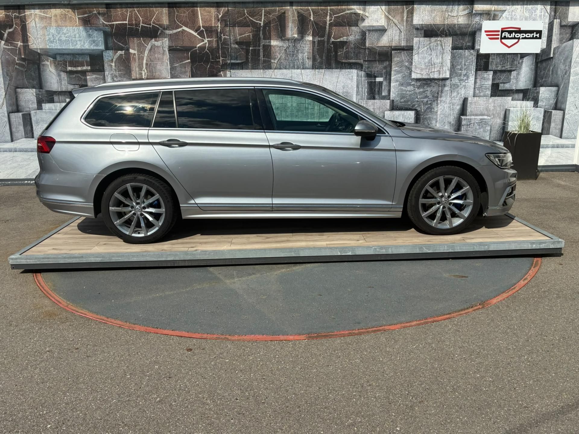 Volkswagen Passat, 2.0TDi, 110KW, R-LINE, ACC,DPH - fotka 5