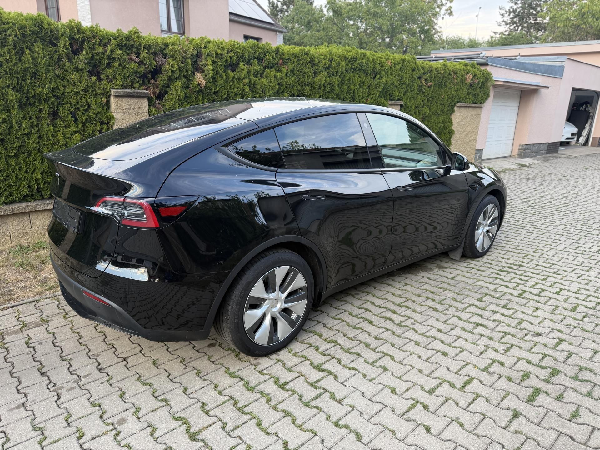 Tesla Model Y, DUAL MOTOR-LONG RANGE-TAŽNÉ- - fotka 2