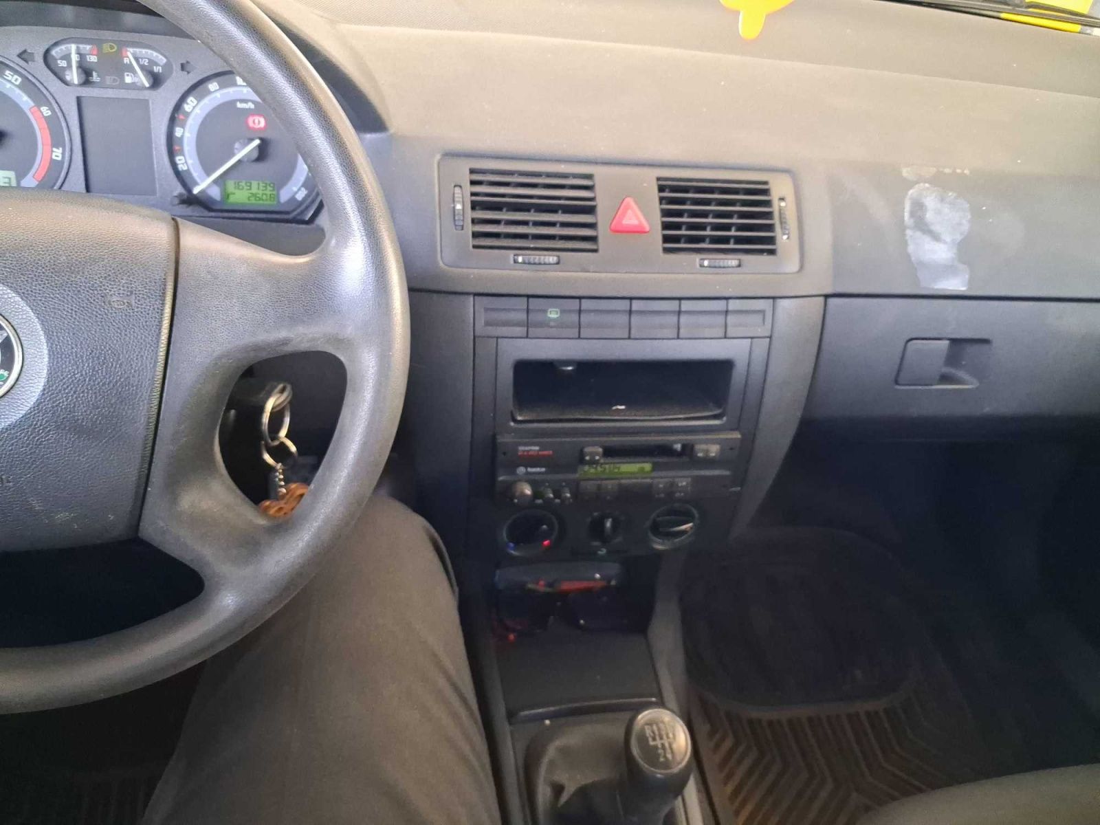 Škoda Fabia, 1.2, rezervace - fotka 3