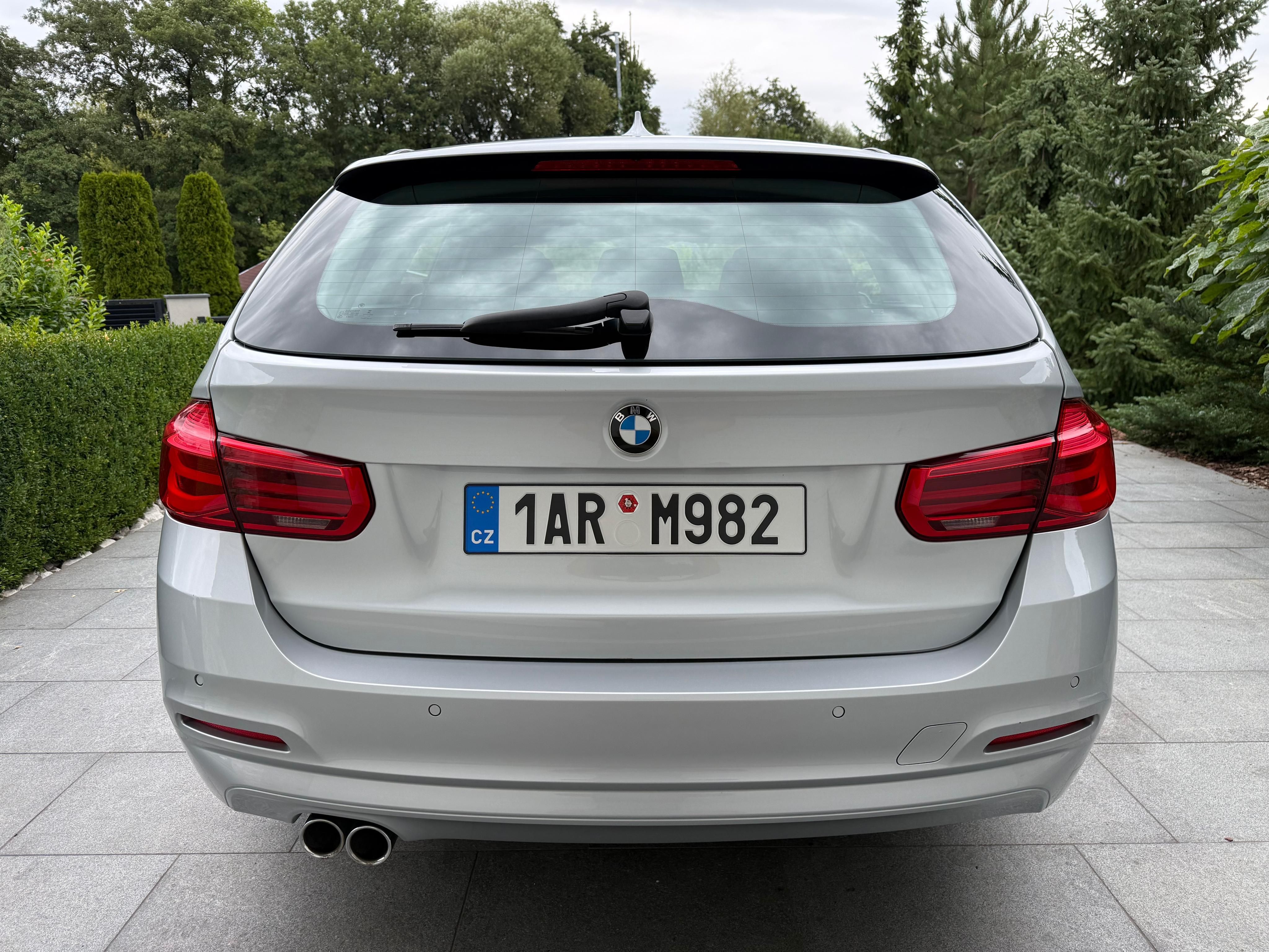 BMW Řada 3, 320d xDrive - fotka 6