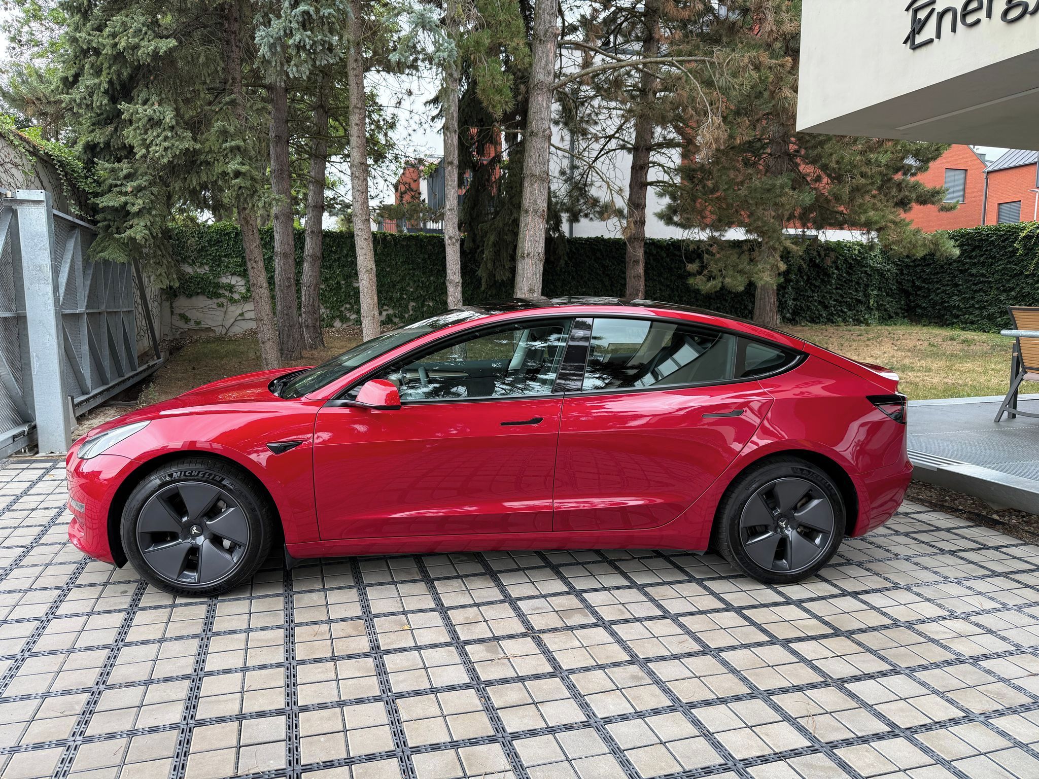 Tesla Model 3, Long Range AWD - fotka 3