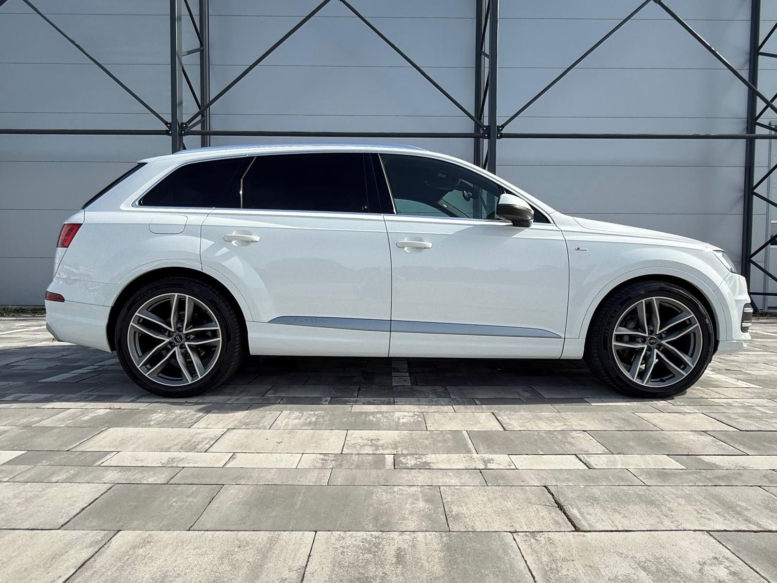 Audi Q7, 3.0 TDI  S-line Matrix Vzduch - fotka 4