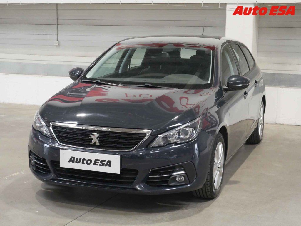 Peugeot 308, 1.2,1.maj,ČR,servis.kniha - fotka 3
