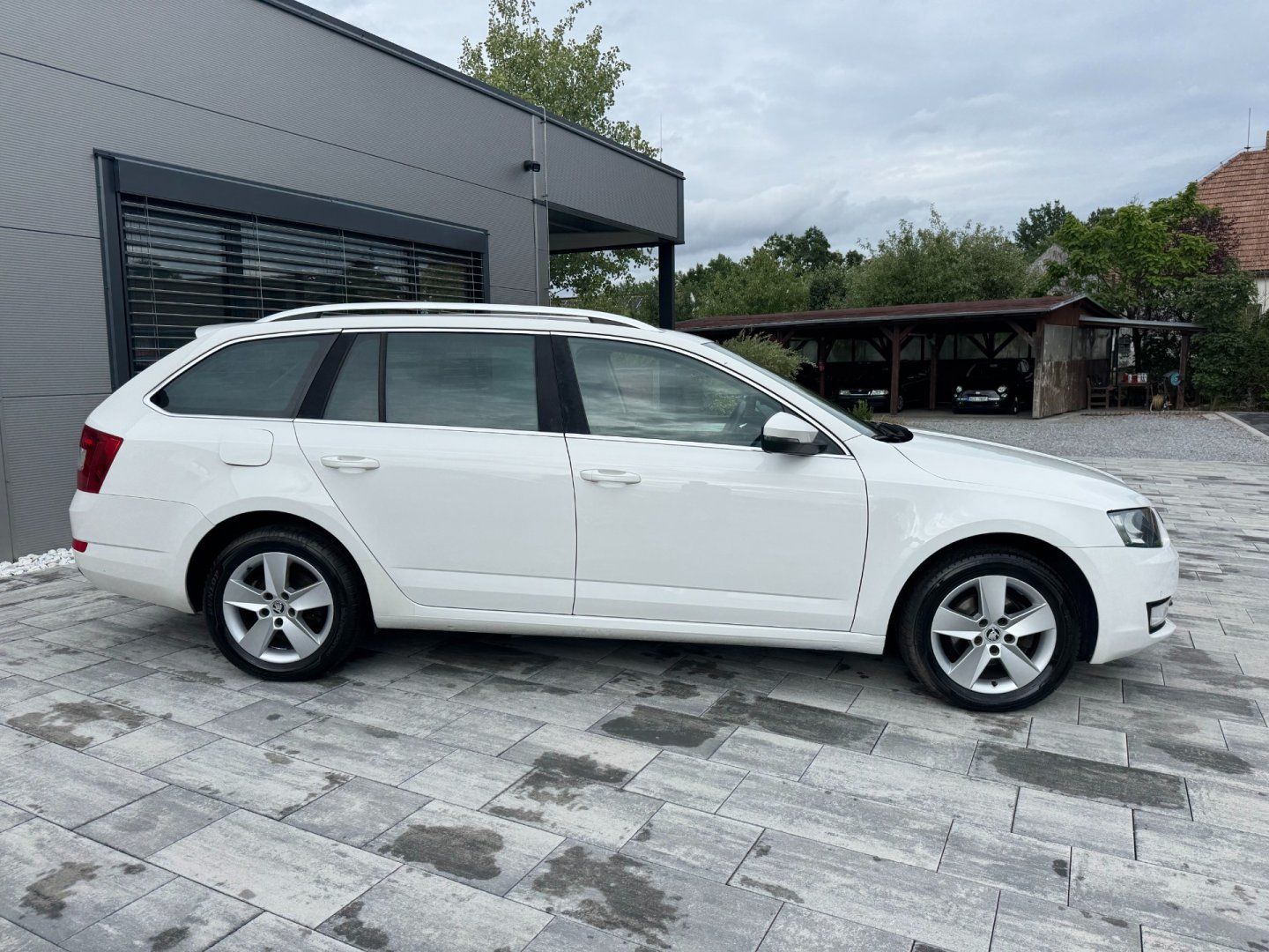 Škoda Octavia, Elegance 1.6 TDI 4x4 77kW - fotka 4