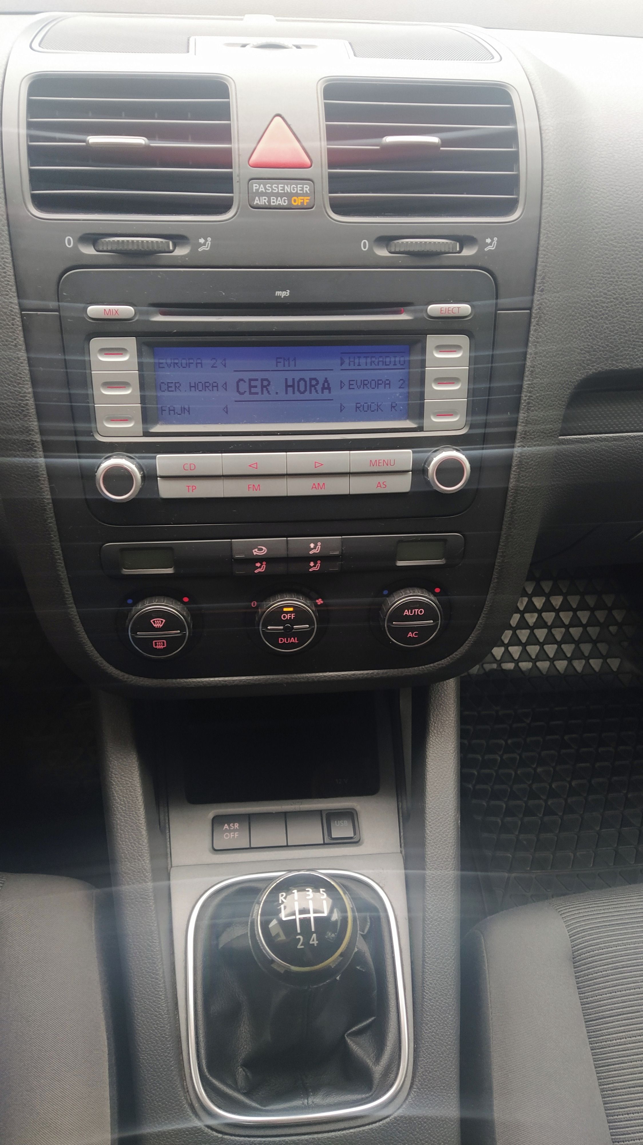 Volkswagen Golf, 1,6 mpi - fotka 2