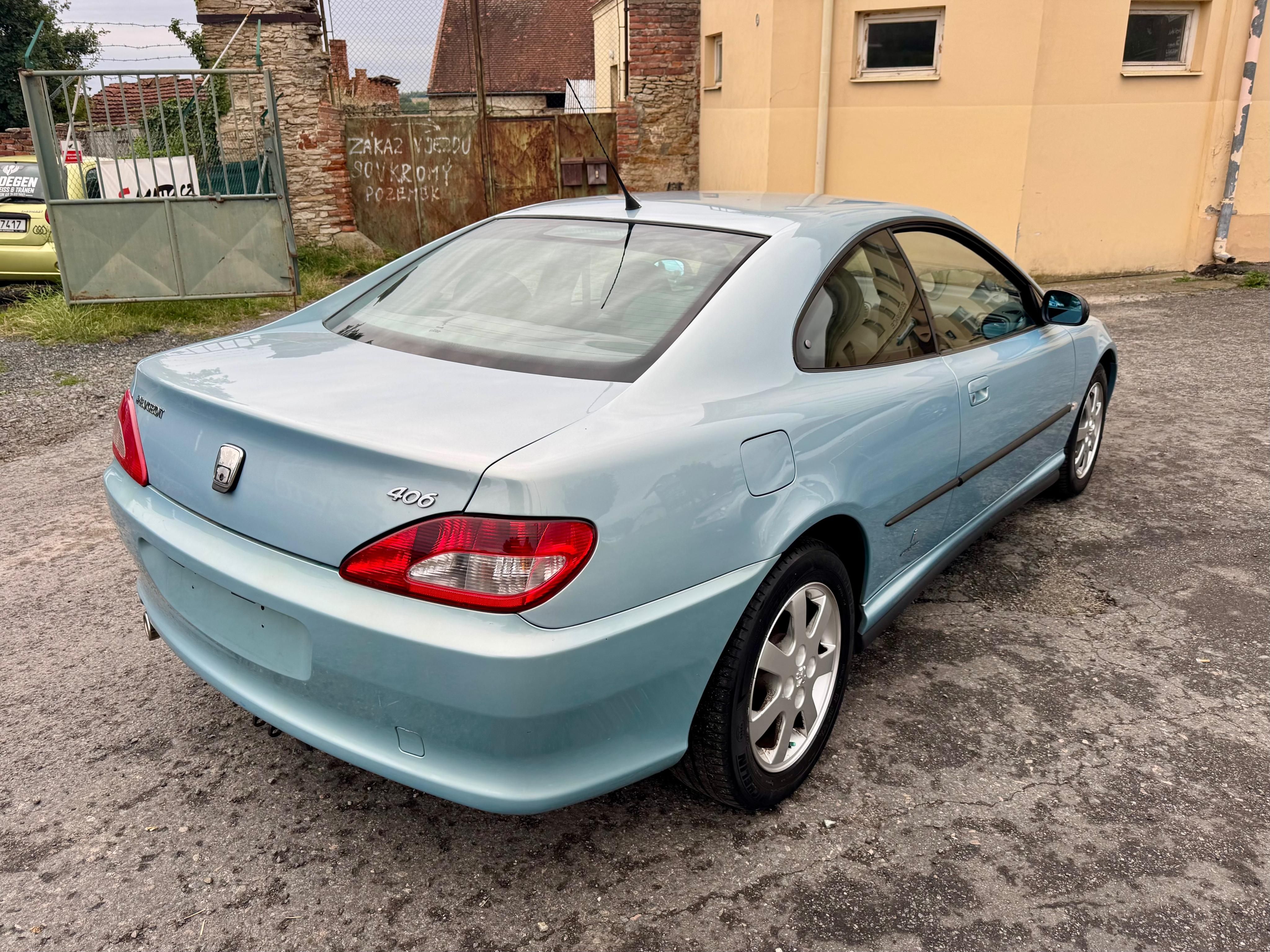Peugeot 406, Coupe 2.2i 116kW. Pininfarina - fotka 4