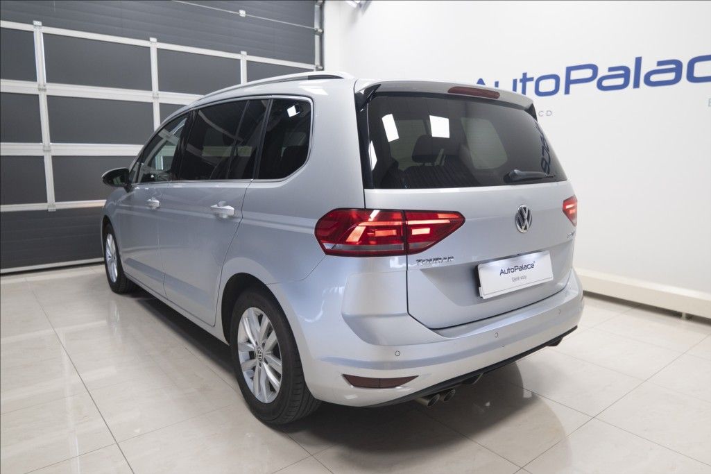 Volkswagen Touran, 2,0 TDI MASÁŽ KAMERA VÝHŘEV ČR - fotka 6