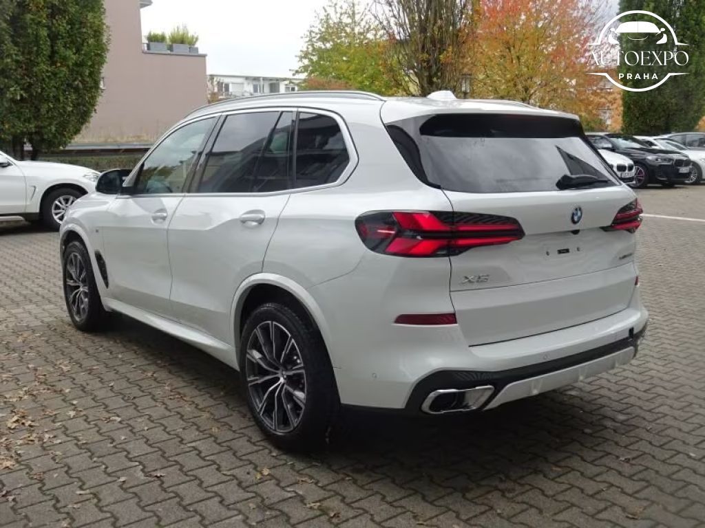 BMW X5, xDrive30d M Sport Lageraktion - fotka 3