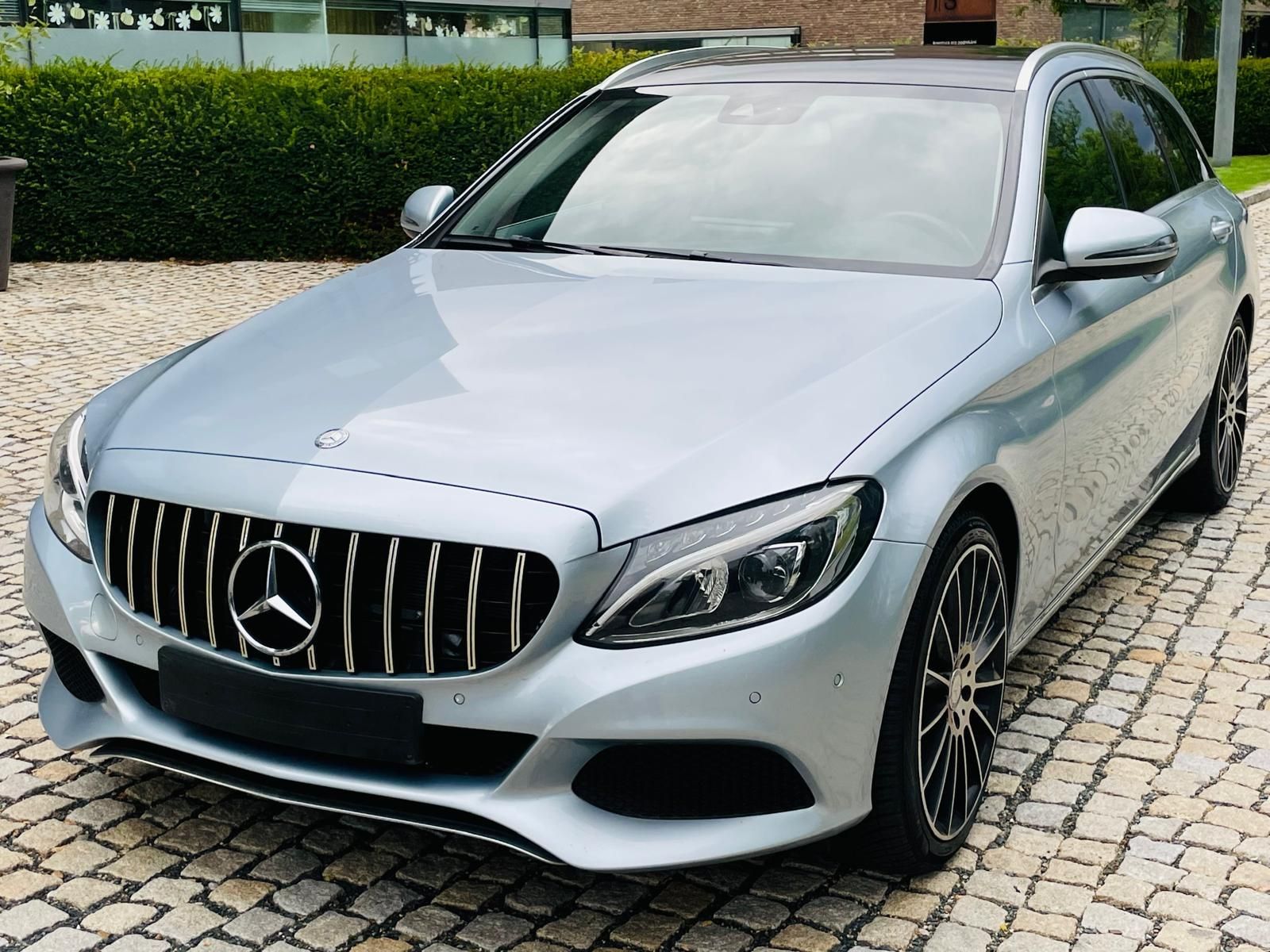 Mercedes-Benz Třídy C, 220D MANUÁL VÝHŘEV SENZORY LED - fotka 3