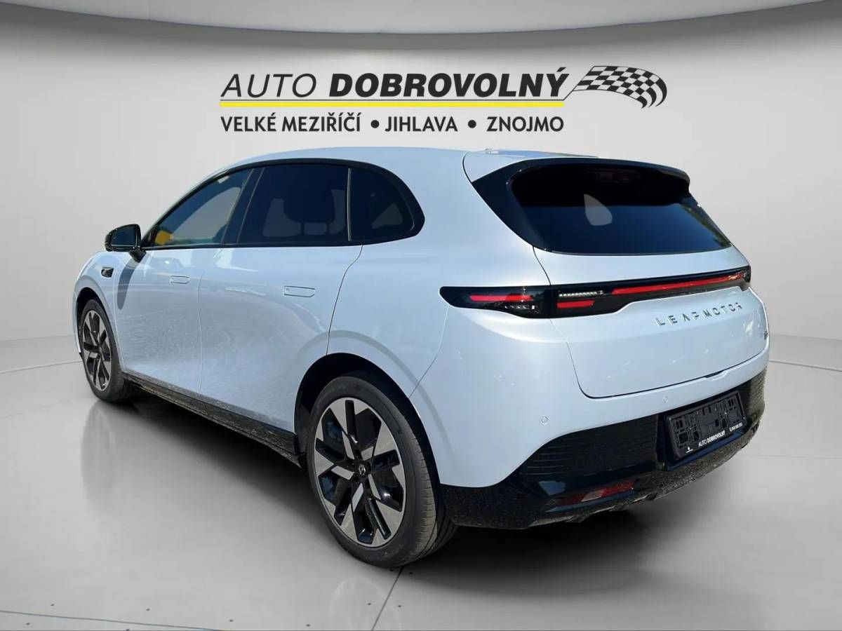 Leapmotor B05, Design ProMax 160 kW (67,1kWh - fotka 5