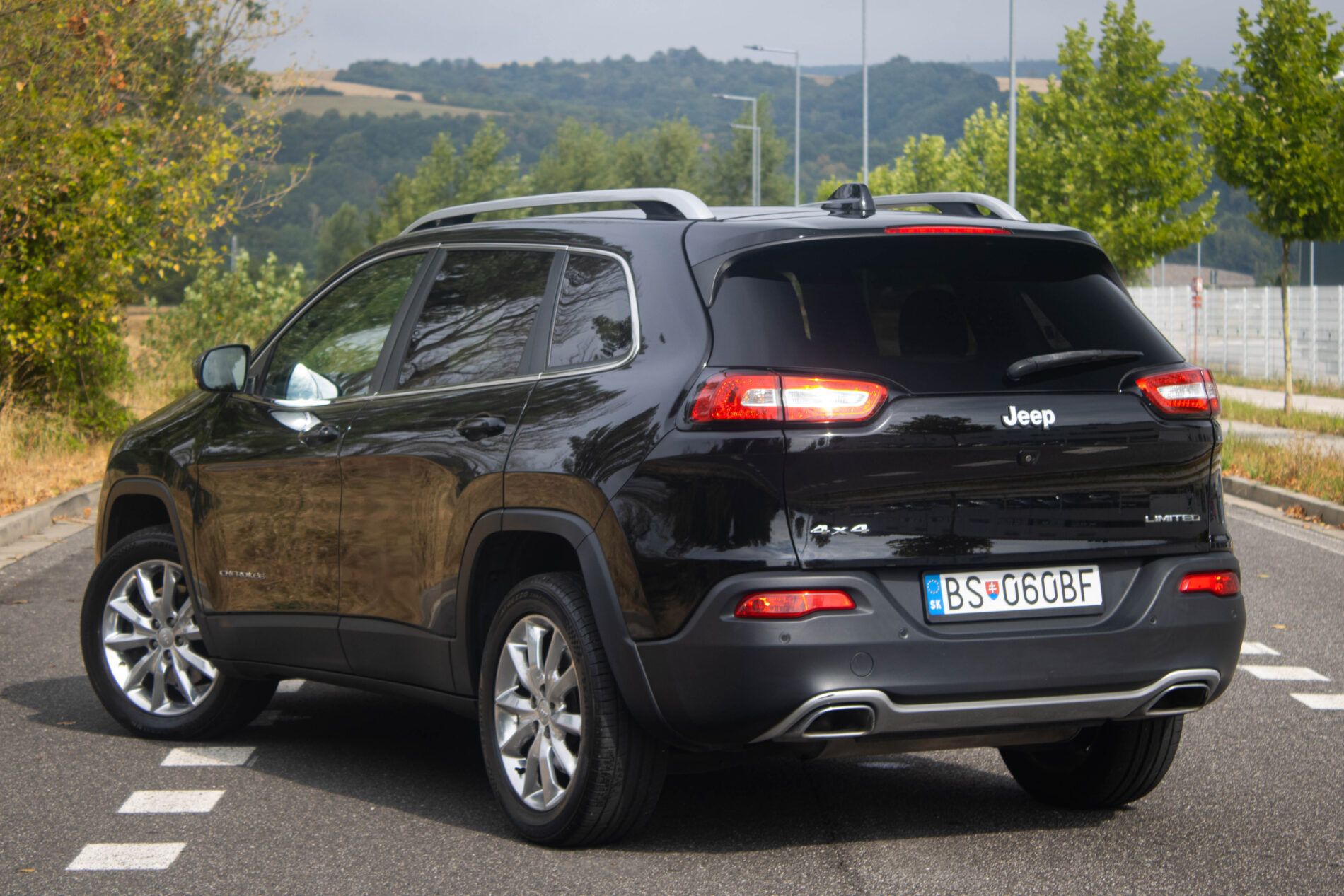 Jeep Cherokee - fotka 4