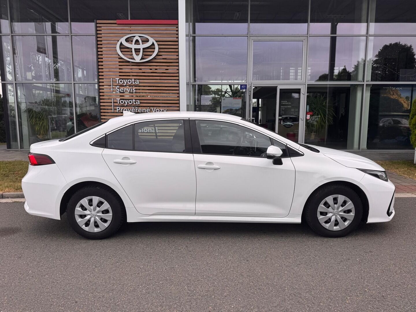 Toyota Corolla, 1.8 Active - fotka 2